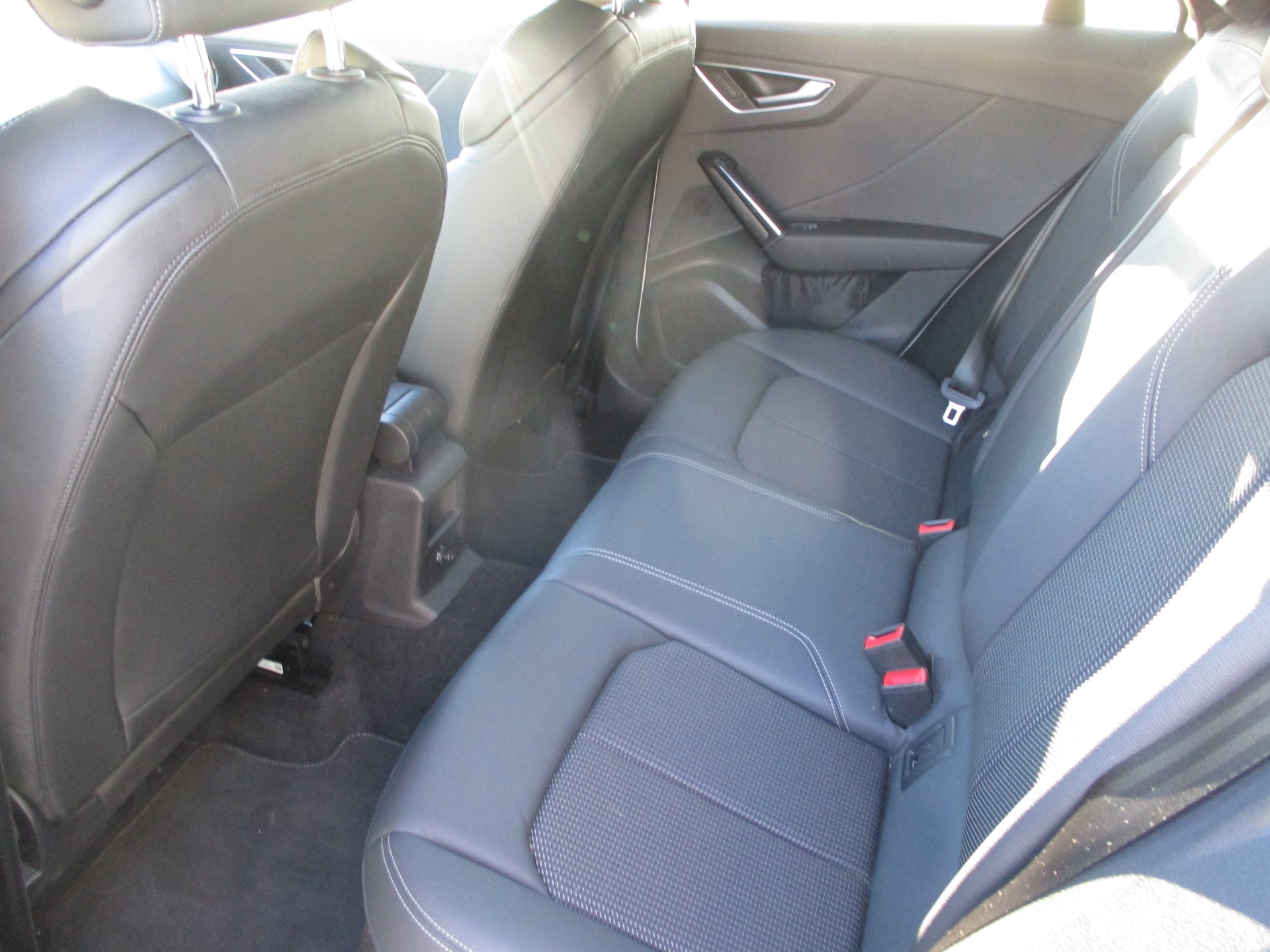 AUDI Q2 35 TFSI S line S-tronic-image-13