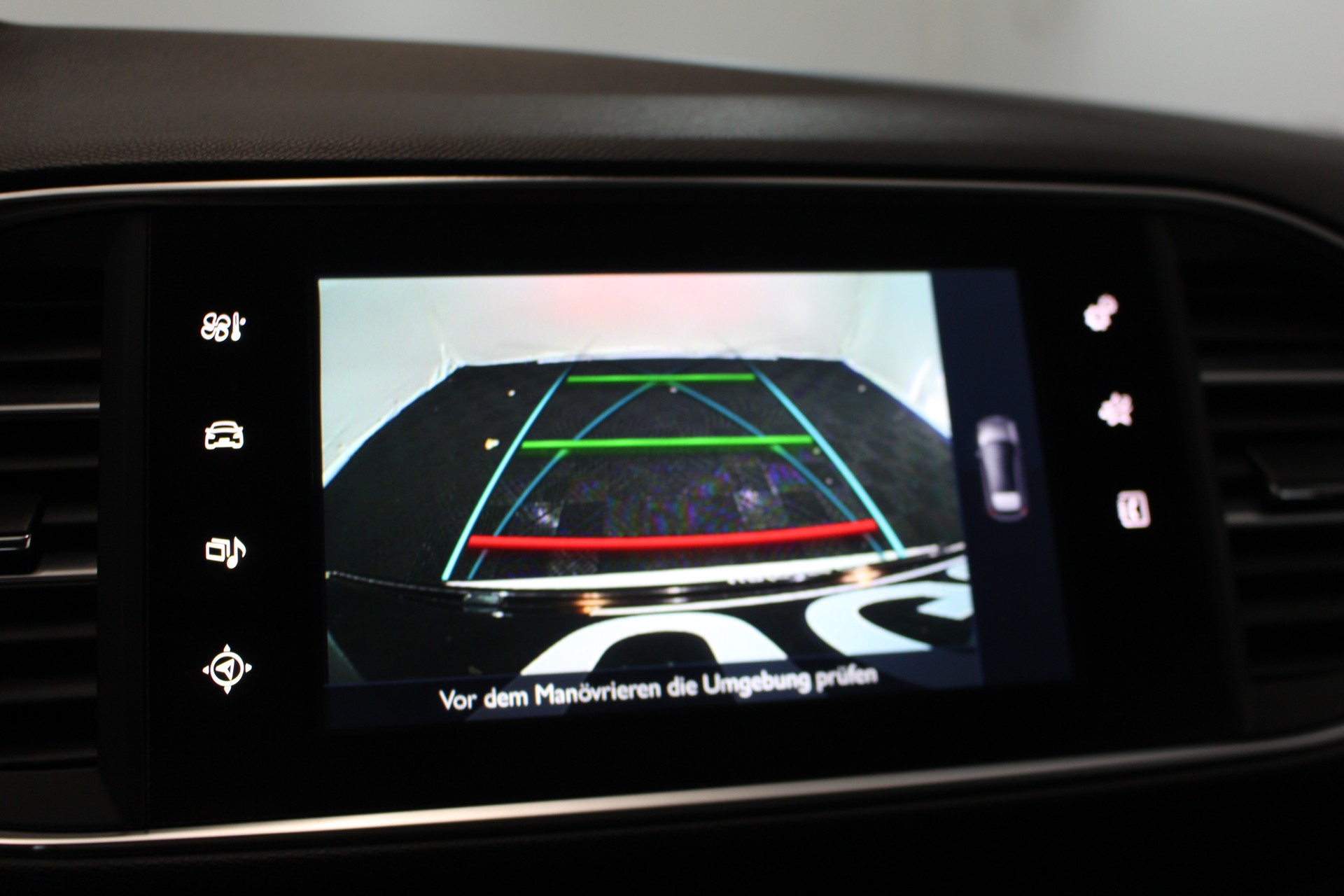 PEUGEOT 308 1.2 PureTech 130 Allure S/S-image-19