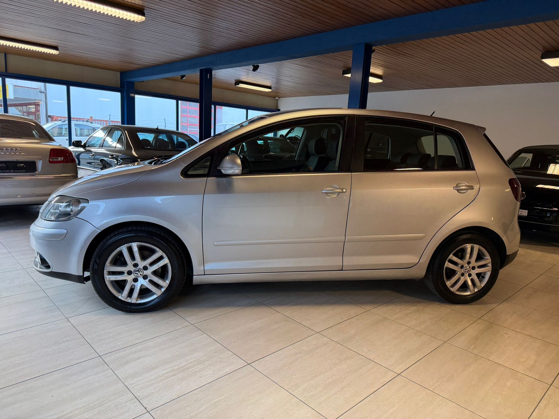 VW Golf Plus 1.6 FSI Trendline-image-4