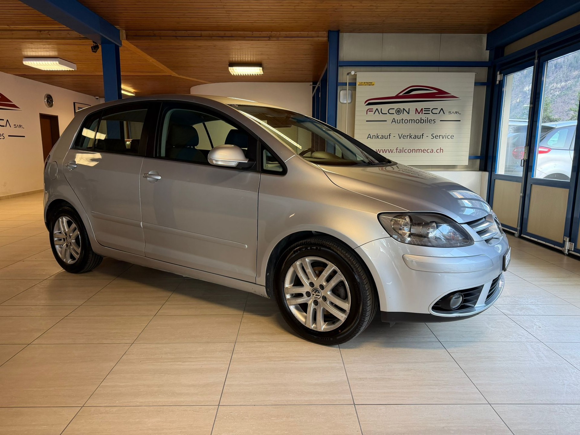 VW Golf Plus 1.6 FSI Trendline-showroom-element-1