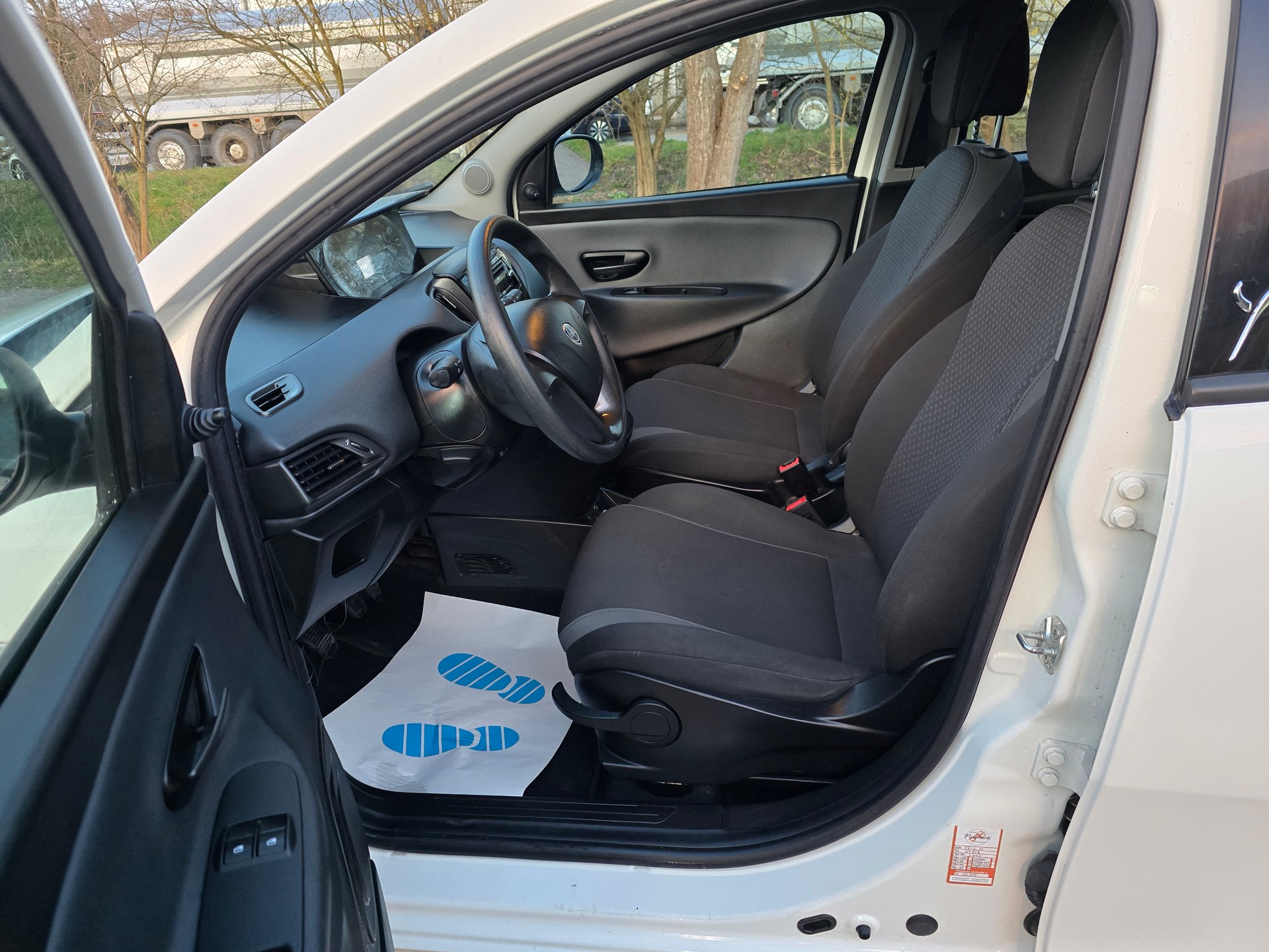 LANCIA Ypsilon 1.2 Elefantino-image-11