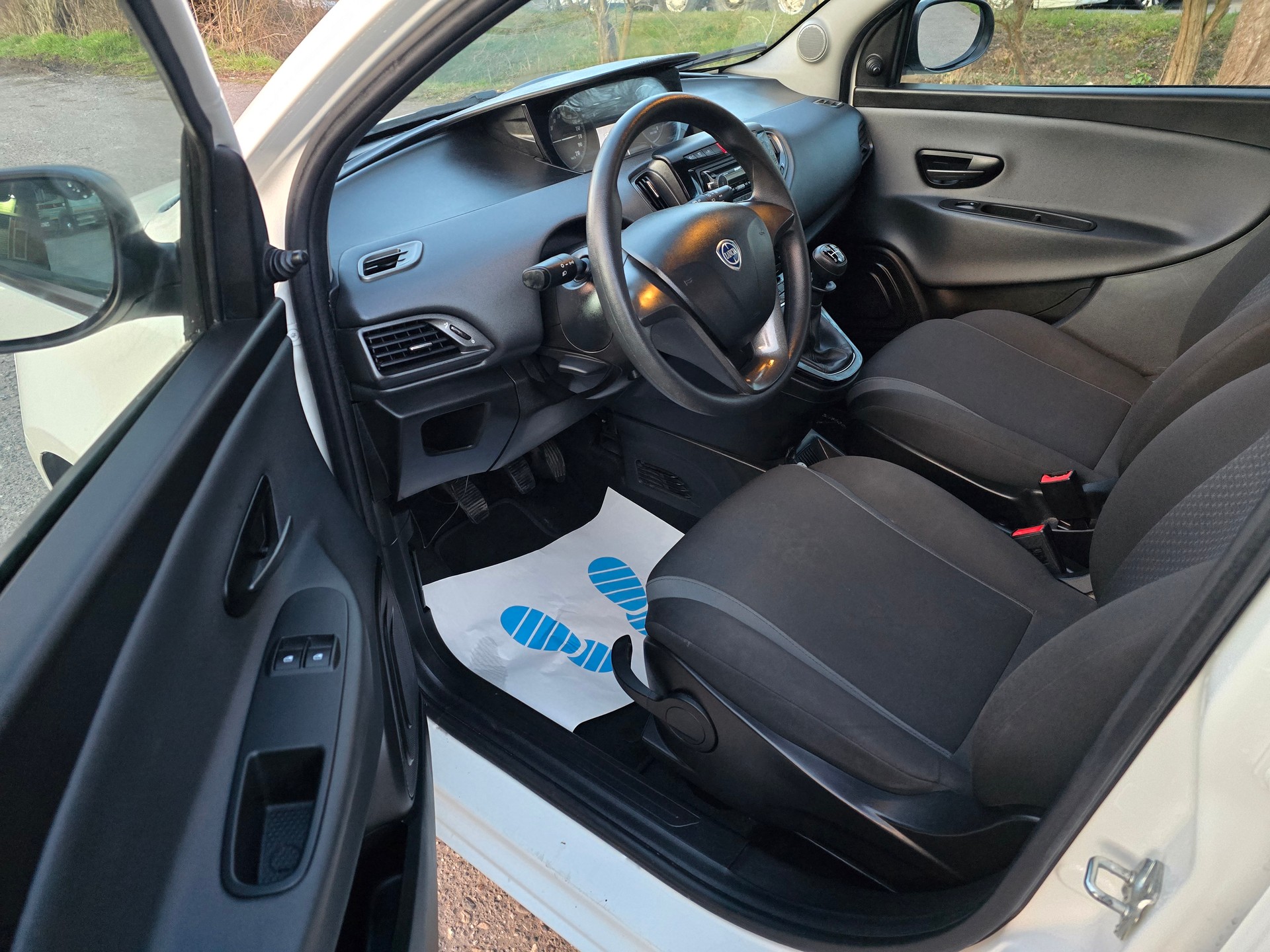 LANCIA Ypsilon 1.2 Elefantino-image-12