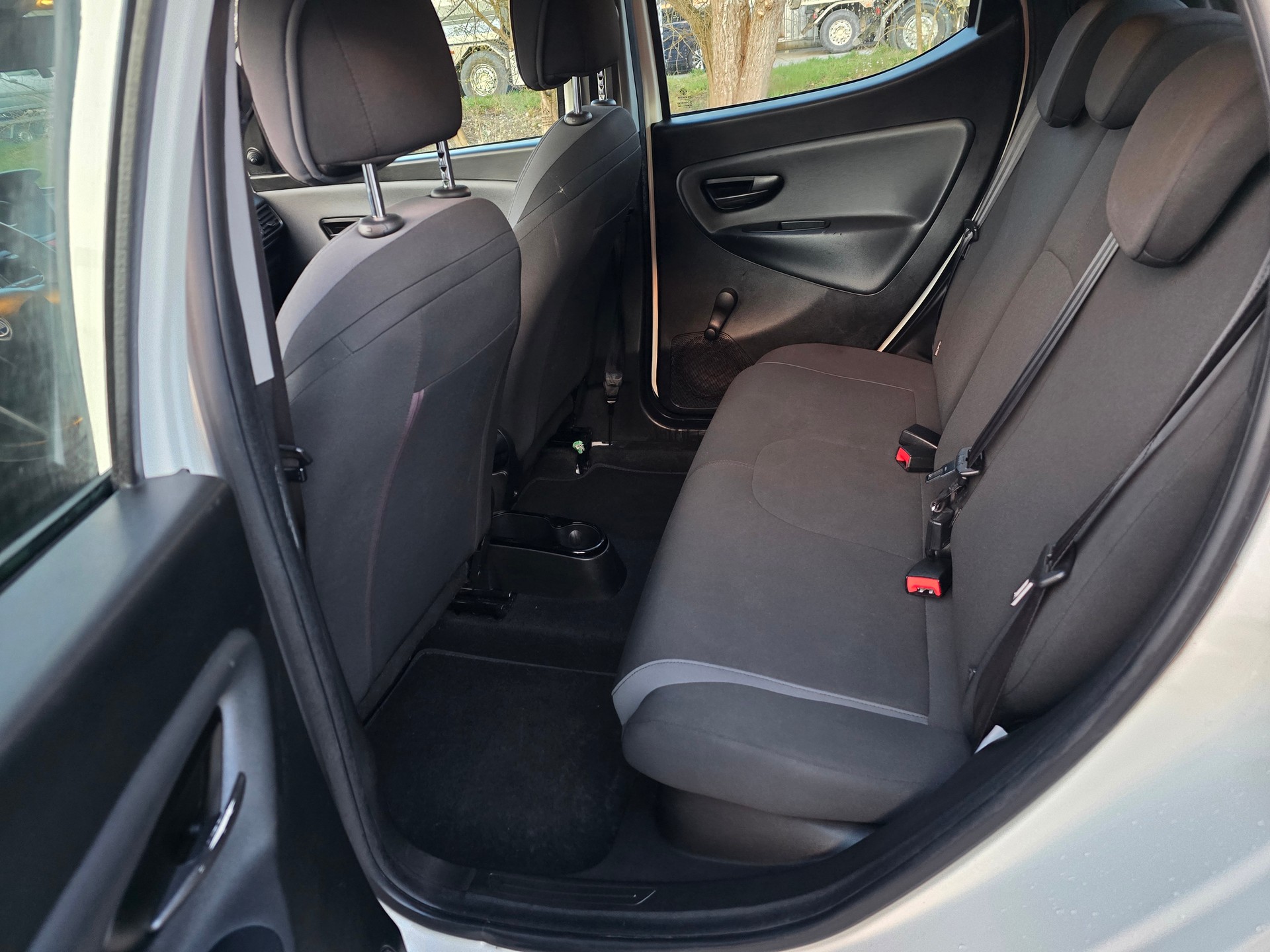 LANCIA Ypsilon 1.2 Elefantino-image-14