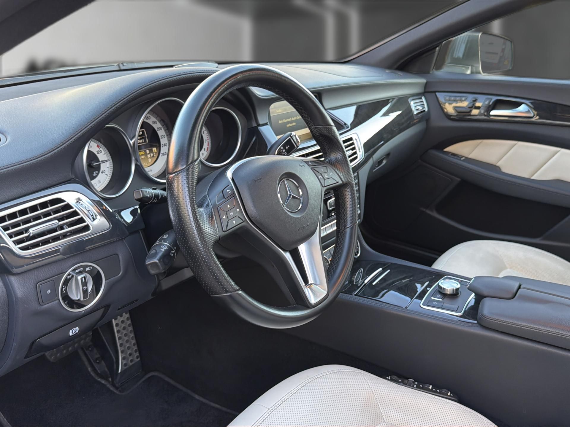 MERCEDES-BENZ CLS 500 4Matic 7G-Tronic-image-9