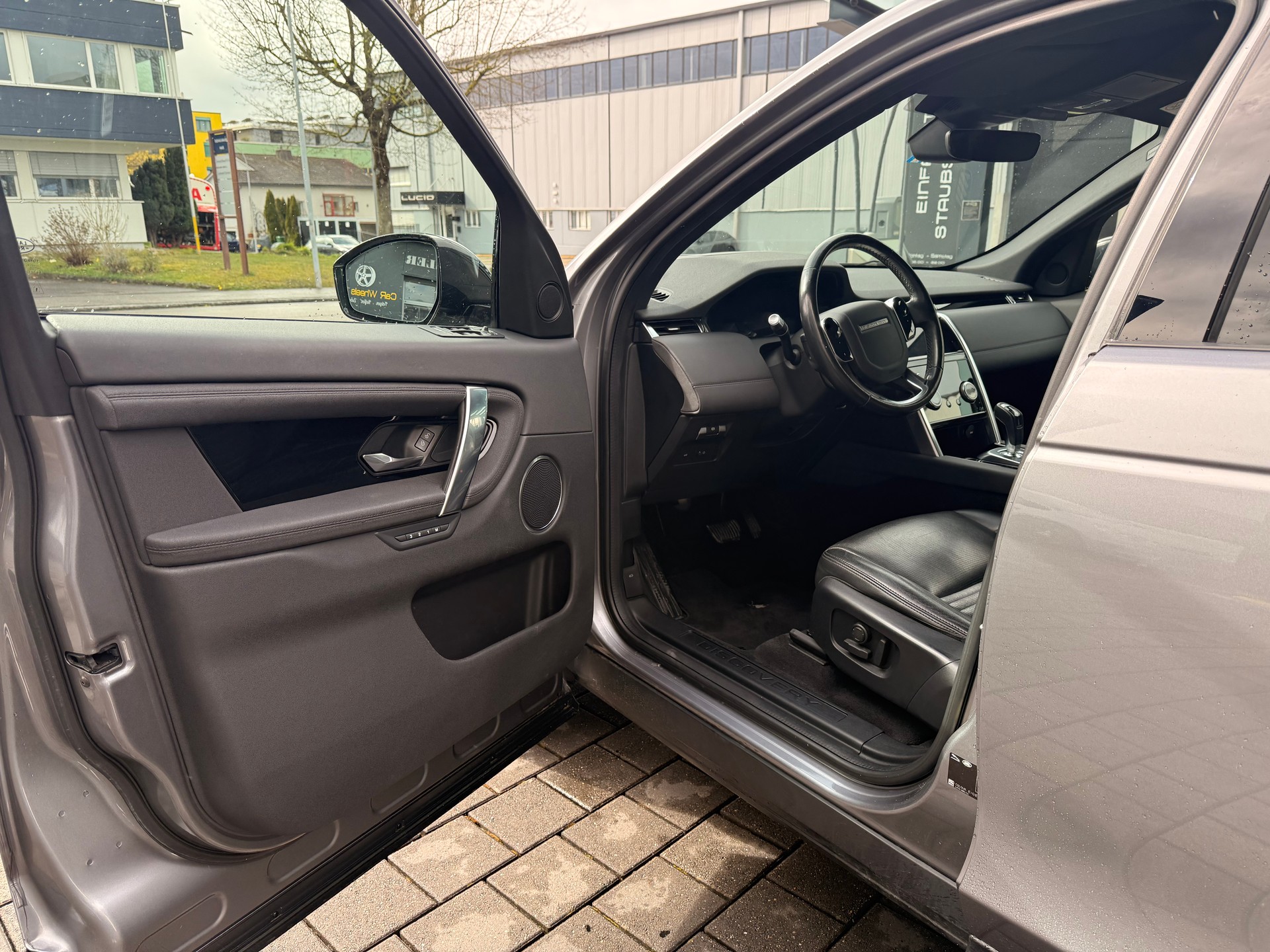 LAND ROVER Discovery Sport D180 2.0D TD4 MHEV SE AWD AT9-image-9
