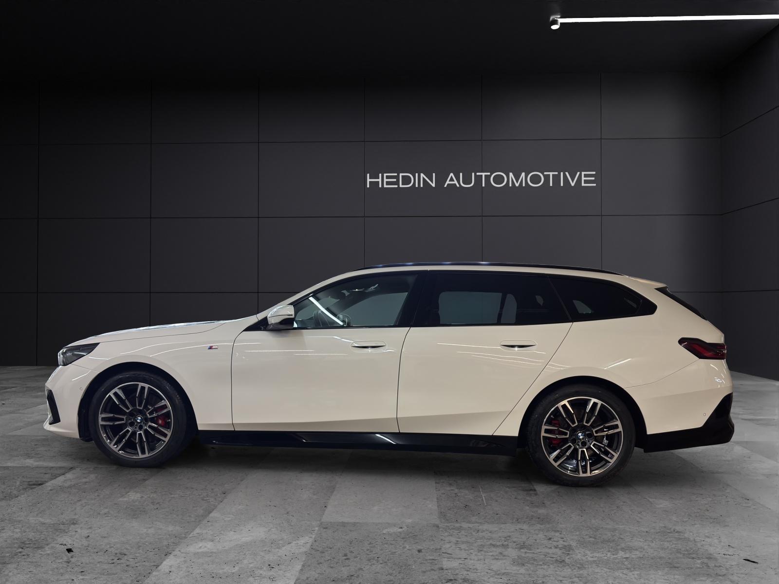BMW 520d xDrive Touring-showroom-element-1