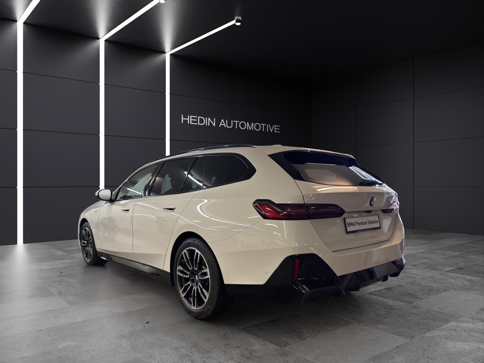 BMW 520d xDrive Touring-showroom-element-2