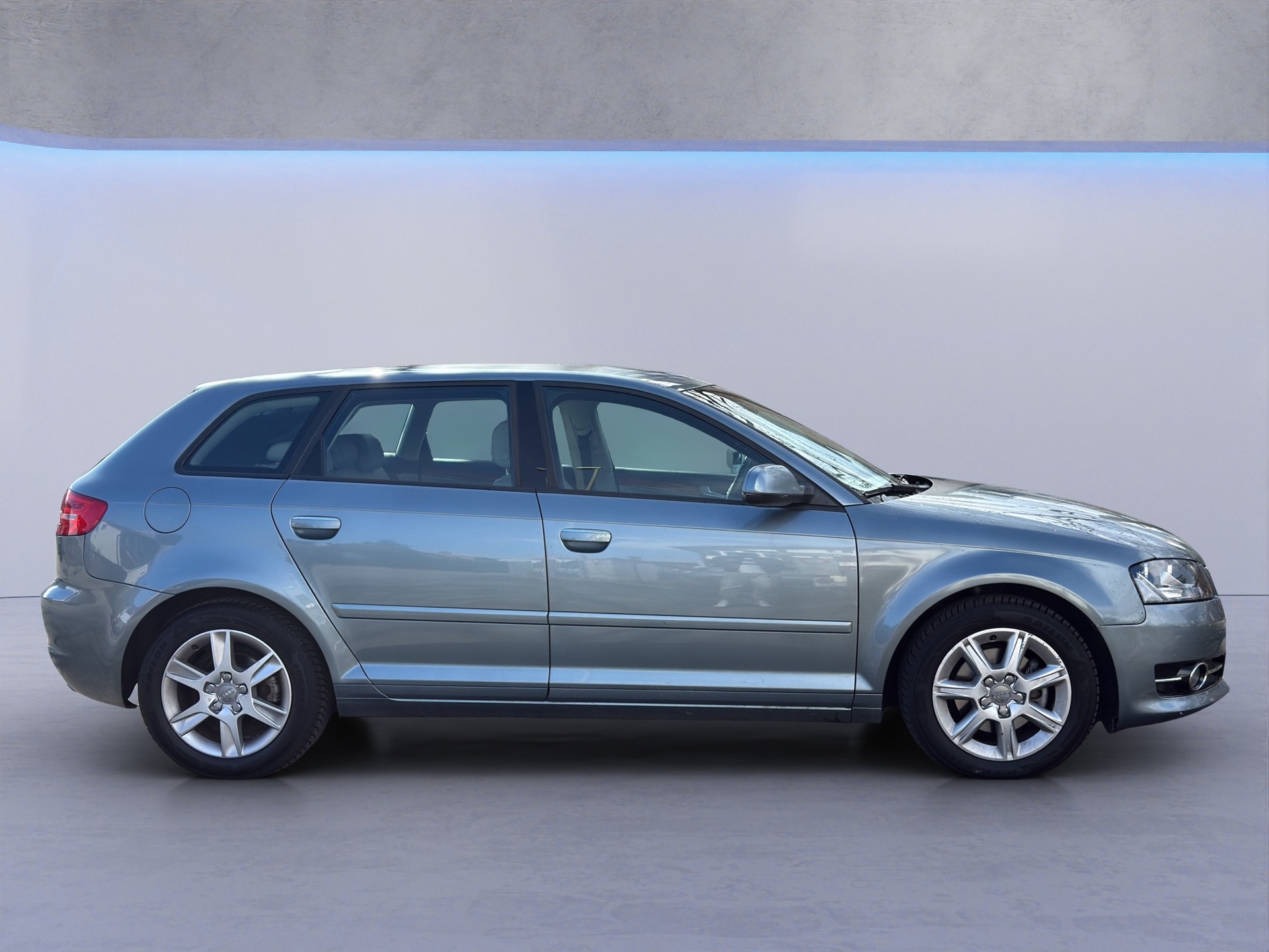 AUDI A3 Sportback 1.8 TFSI Ambiente S-tronic-image-6