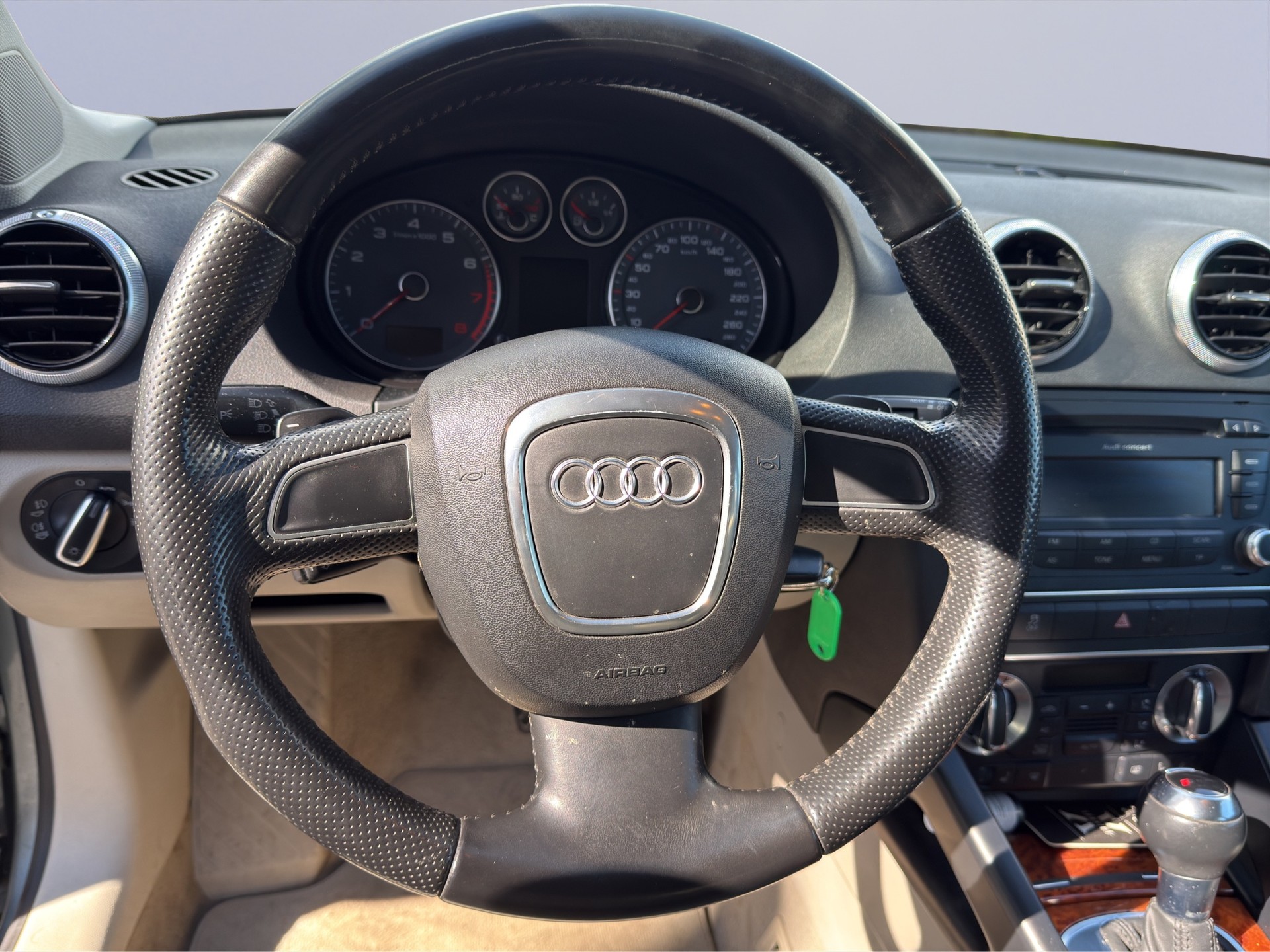 AUDI A3 Sportback 1.8 TFSI Ambiente S-tronic-image-13