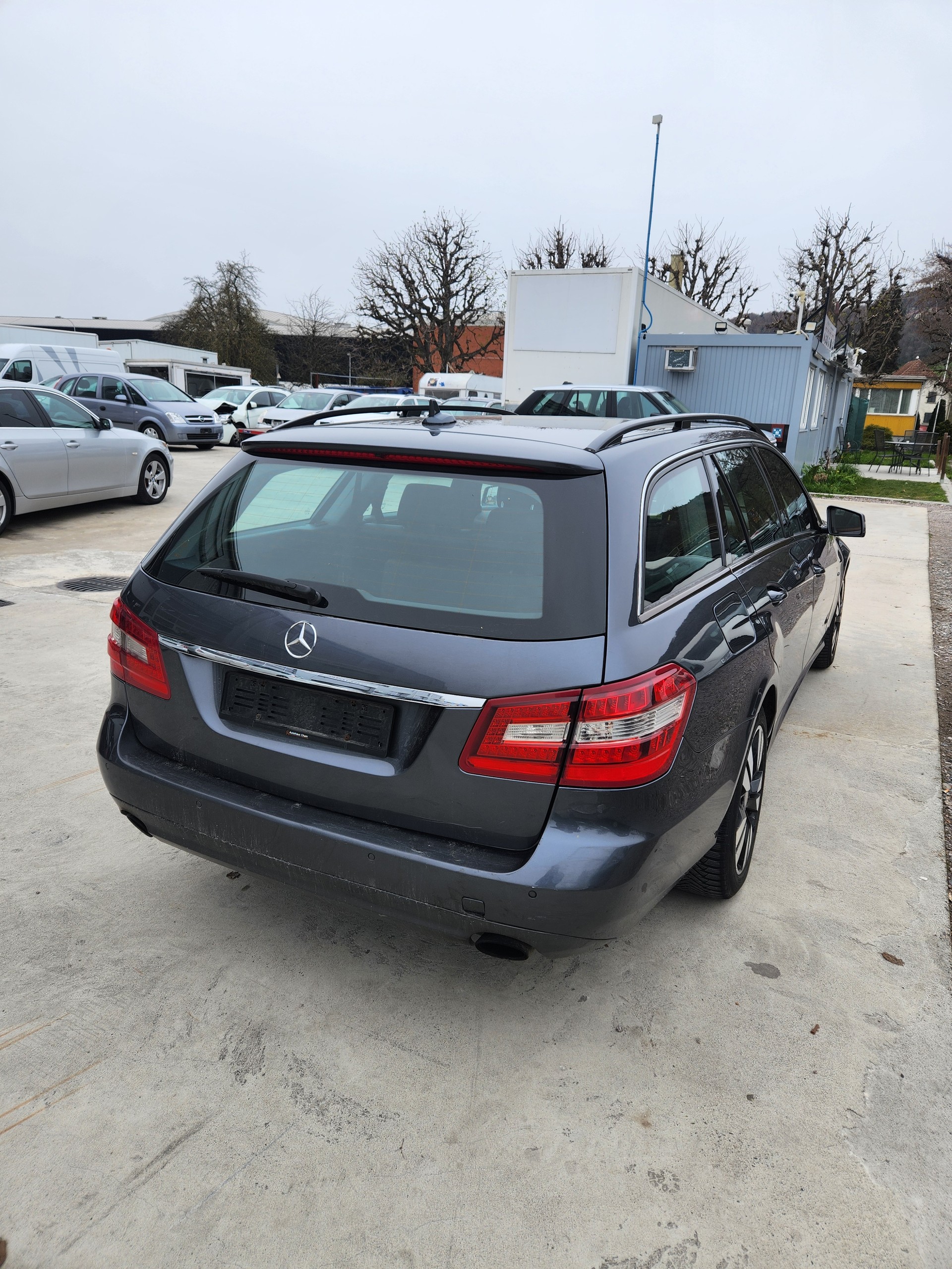MERCEDES-BENZ E 350 CDI BlueEfficiency 4Matic 7G-Tronic-image-4