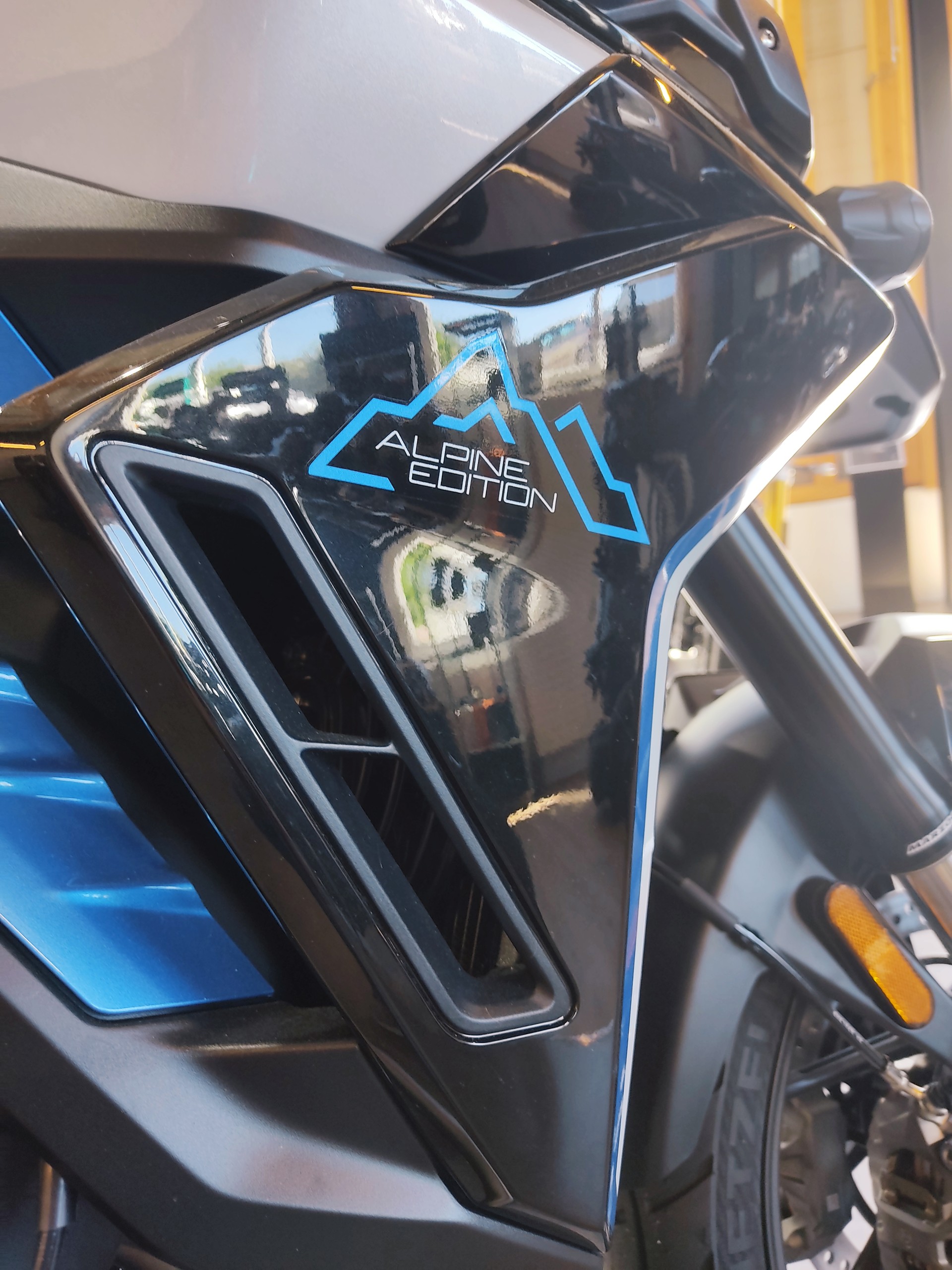 TRIUMPH 900 Alpine Edition-image-4
