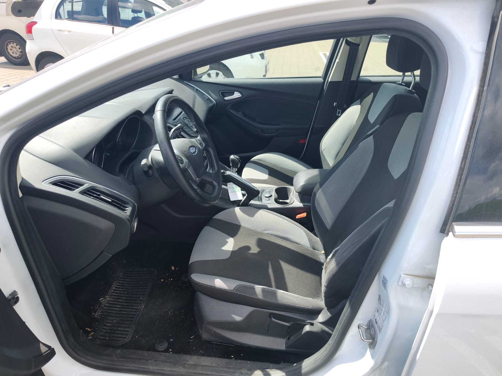 FORD Focus 1.6 SCTi Titanium-image-6