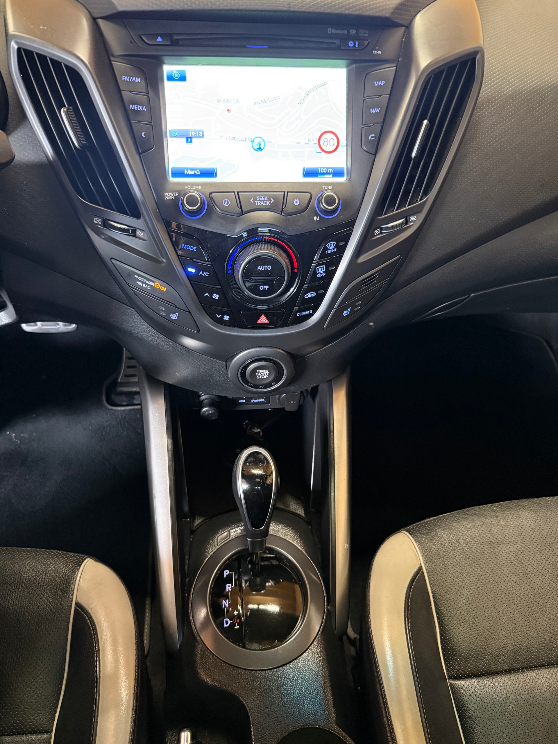 HYUNDAI Veloster 1.6 Turbo GDI Automatic-image-9