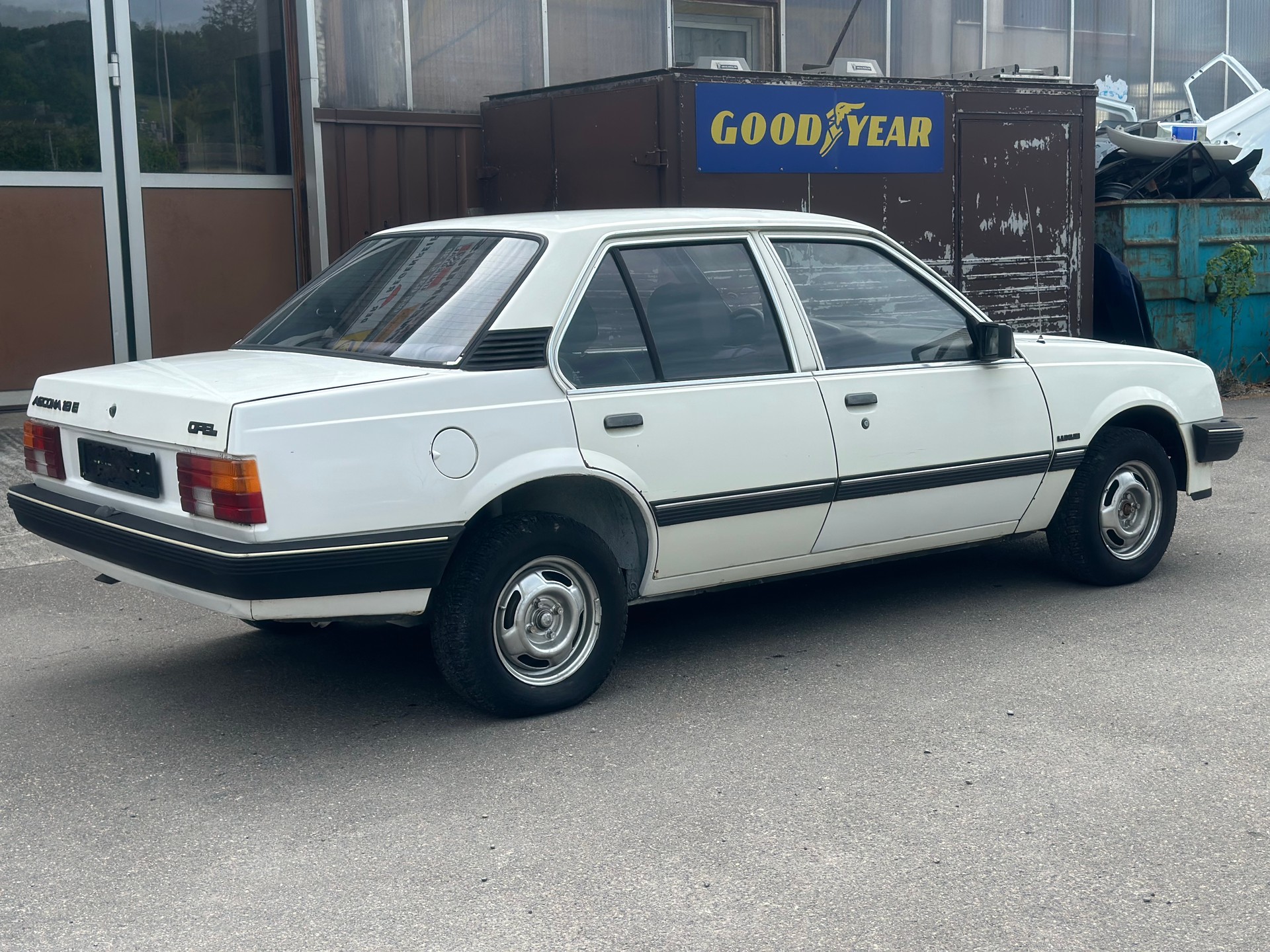 OPEL Ascona 1800 E Luxus-image-2