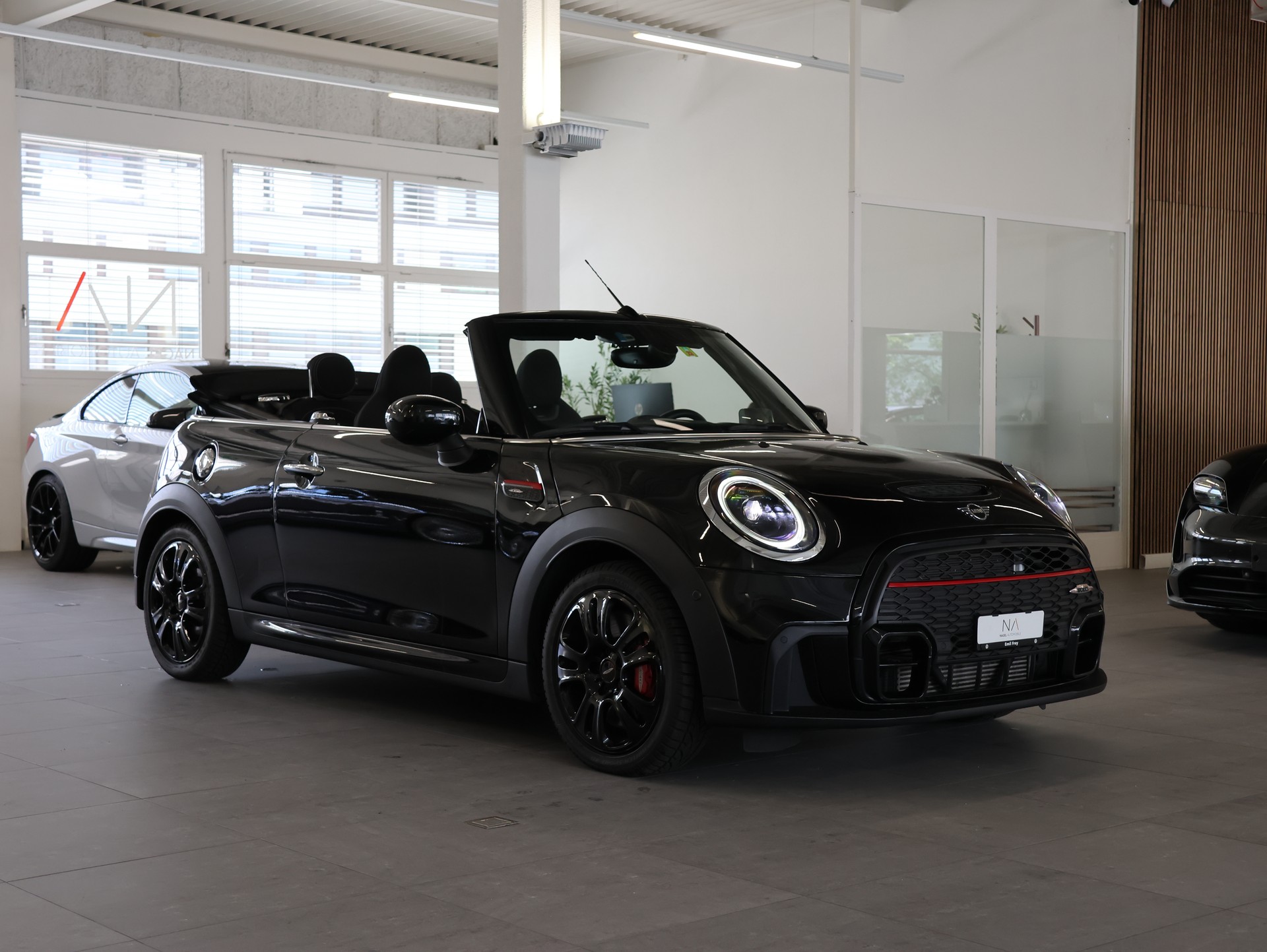 MINI Cooper John Cooper Works Cabriolet Steptronic *Sportabgassanlage* *CarPlay* *Rückfahrkamera*-showroom-element-2
