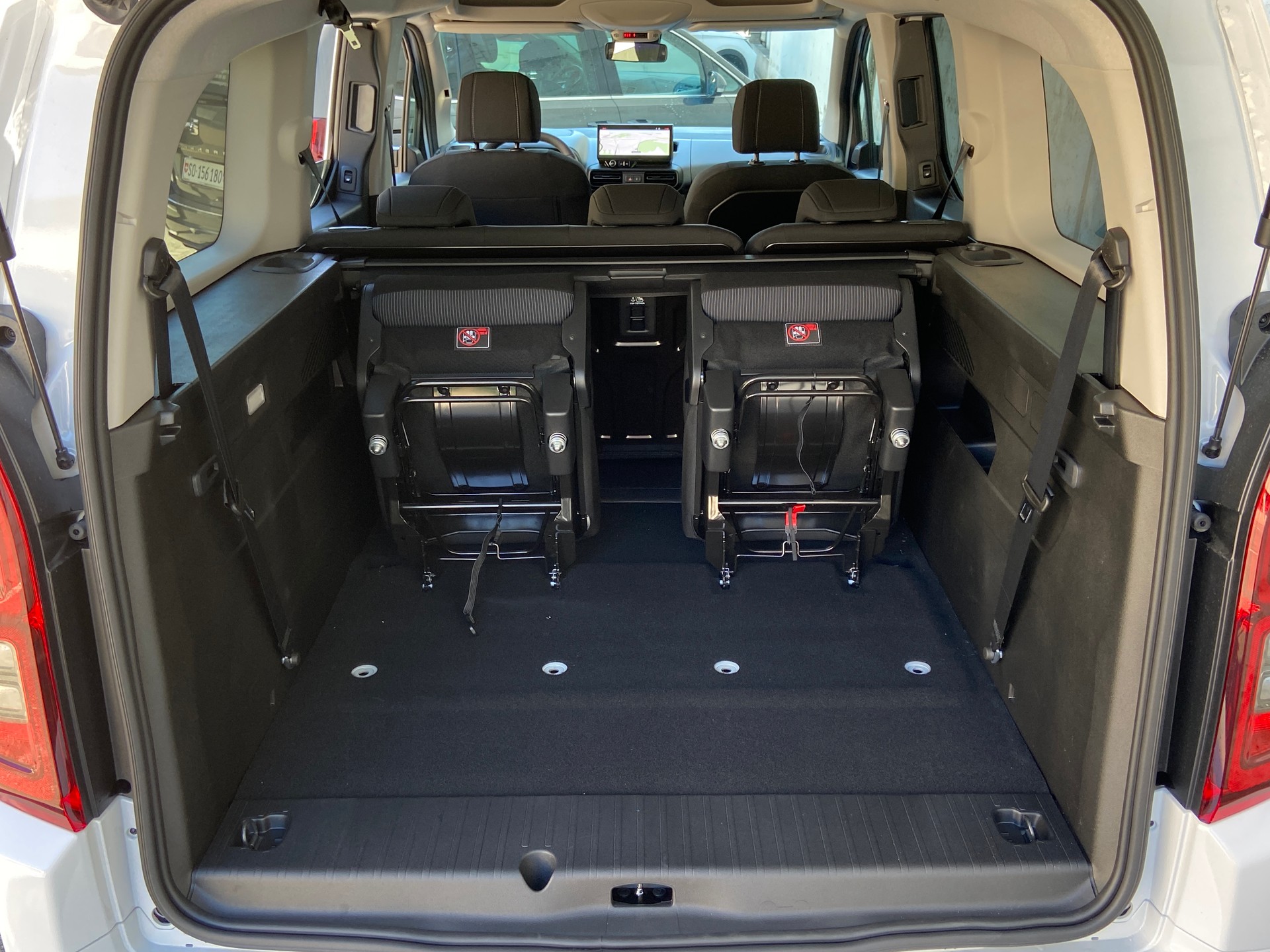 FIAT Doblo - Qubo L 1.5 Diesel Automat 7-Plätze-image-11
