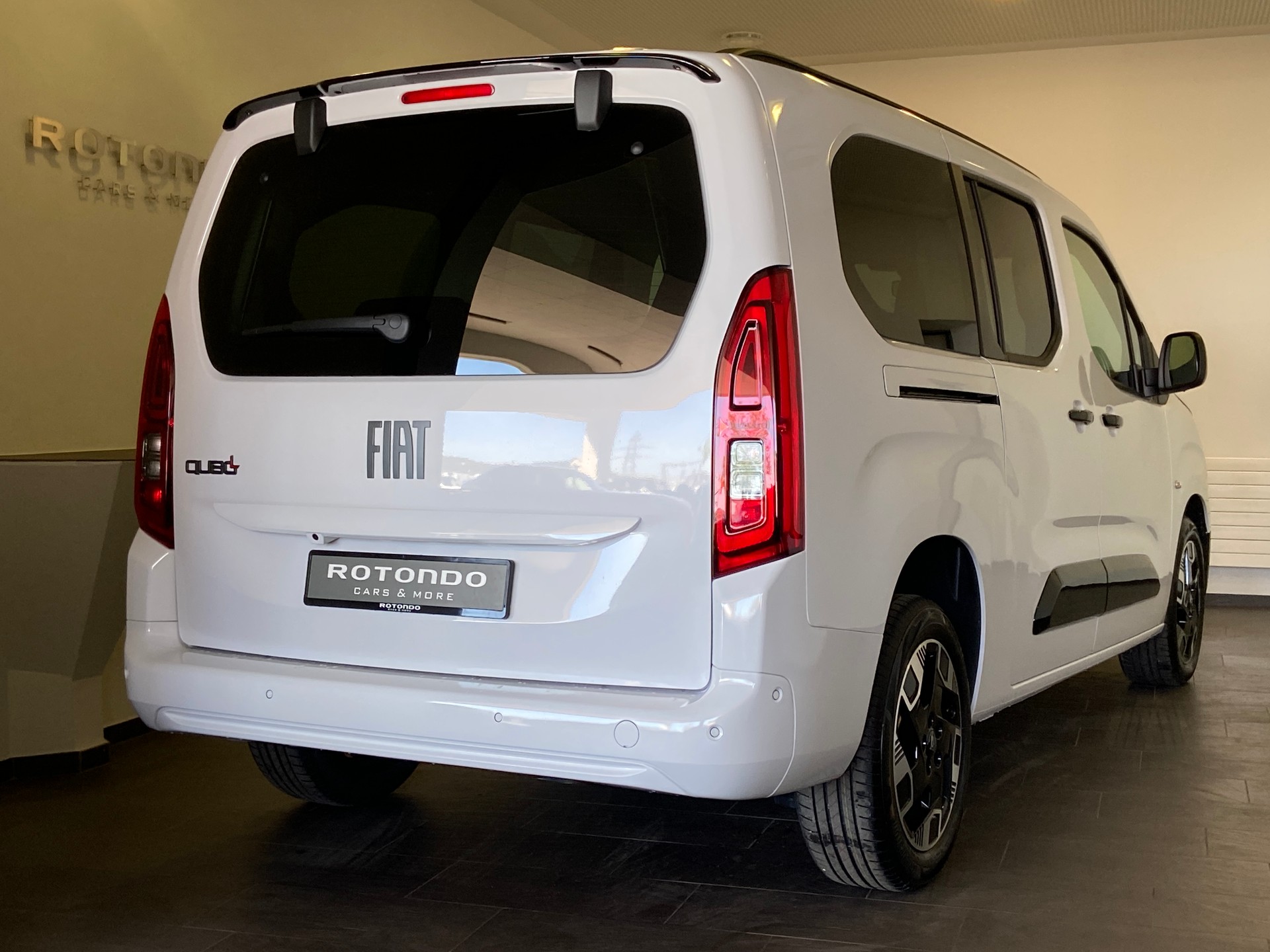 FIAT Doblo - Qubo L 1.5 Diesel Automat 7-Plätze-showroom-element-1