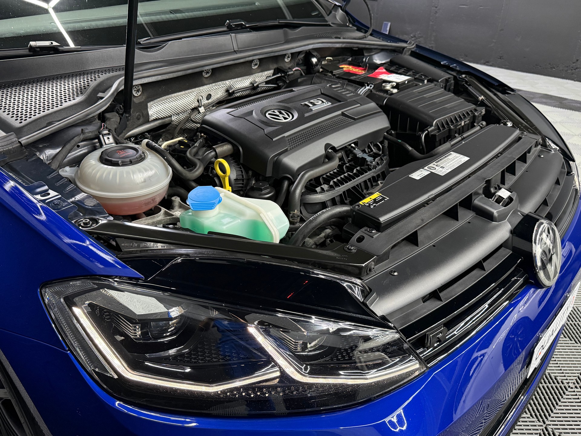 VW Golf 2.0 TSI R 4Motion DSG-image-12