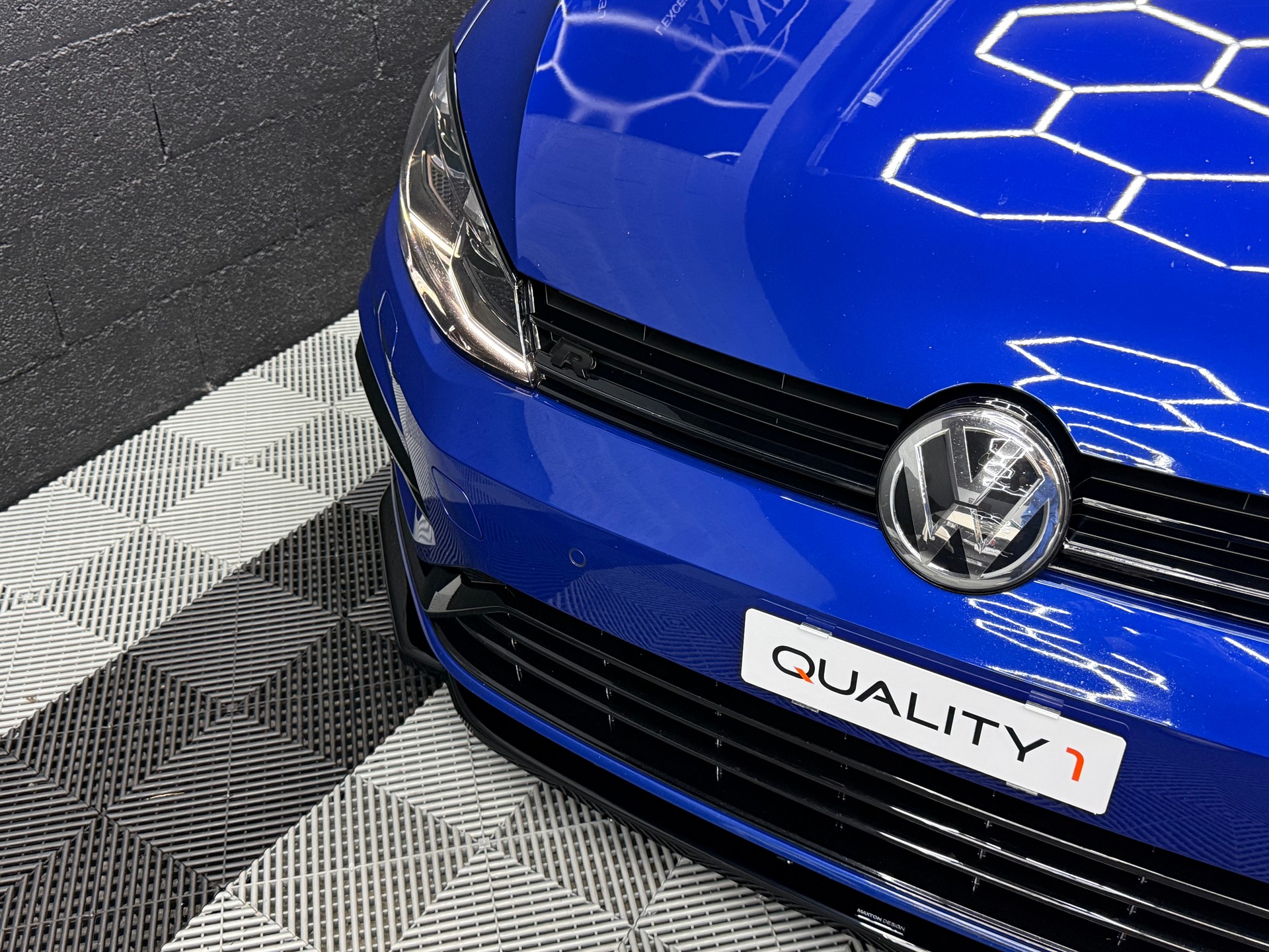 VW Golf 2.0 TSI R 4Motion DSG-image-3