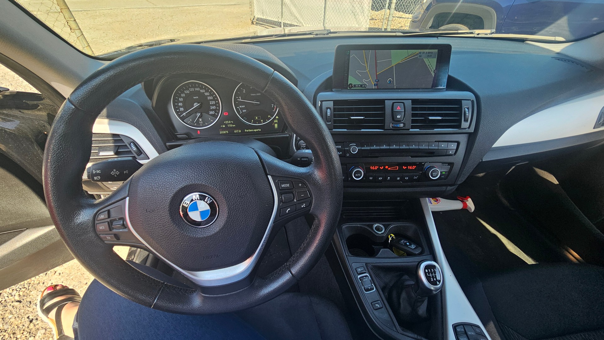 BMW 116i-image-6