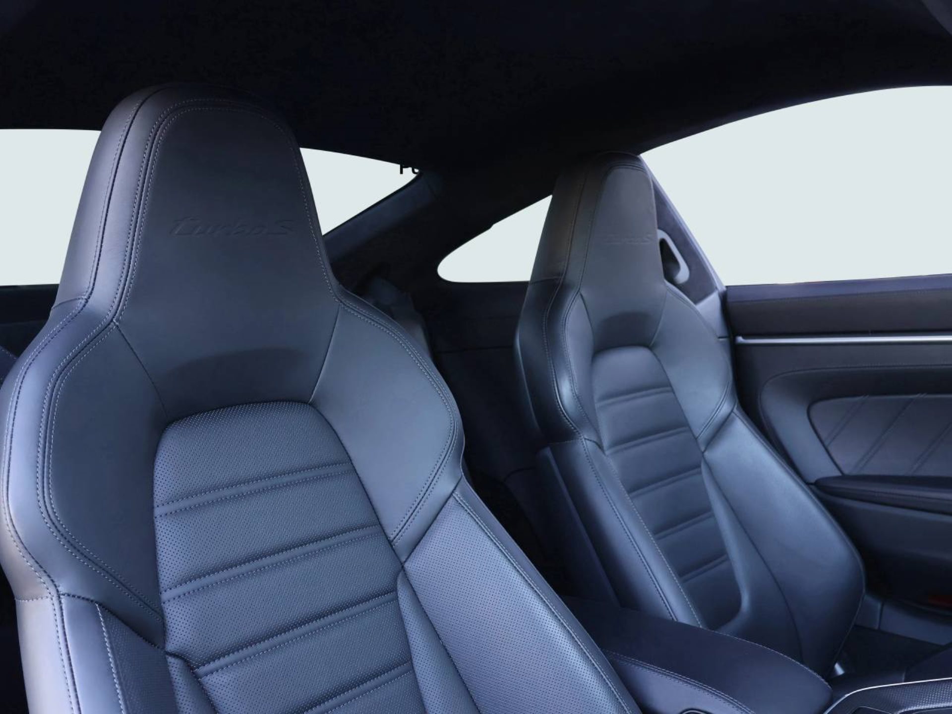 PORSCHE 911 Turbo S-image-12