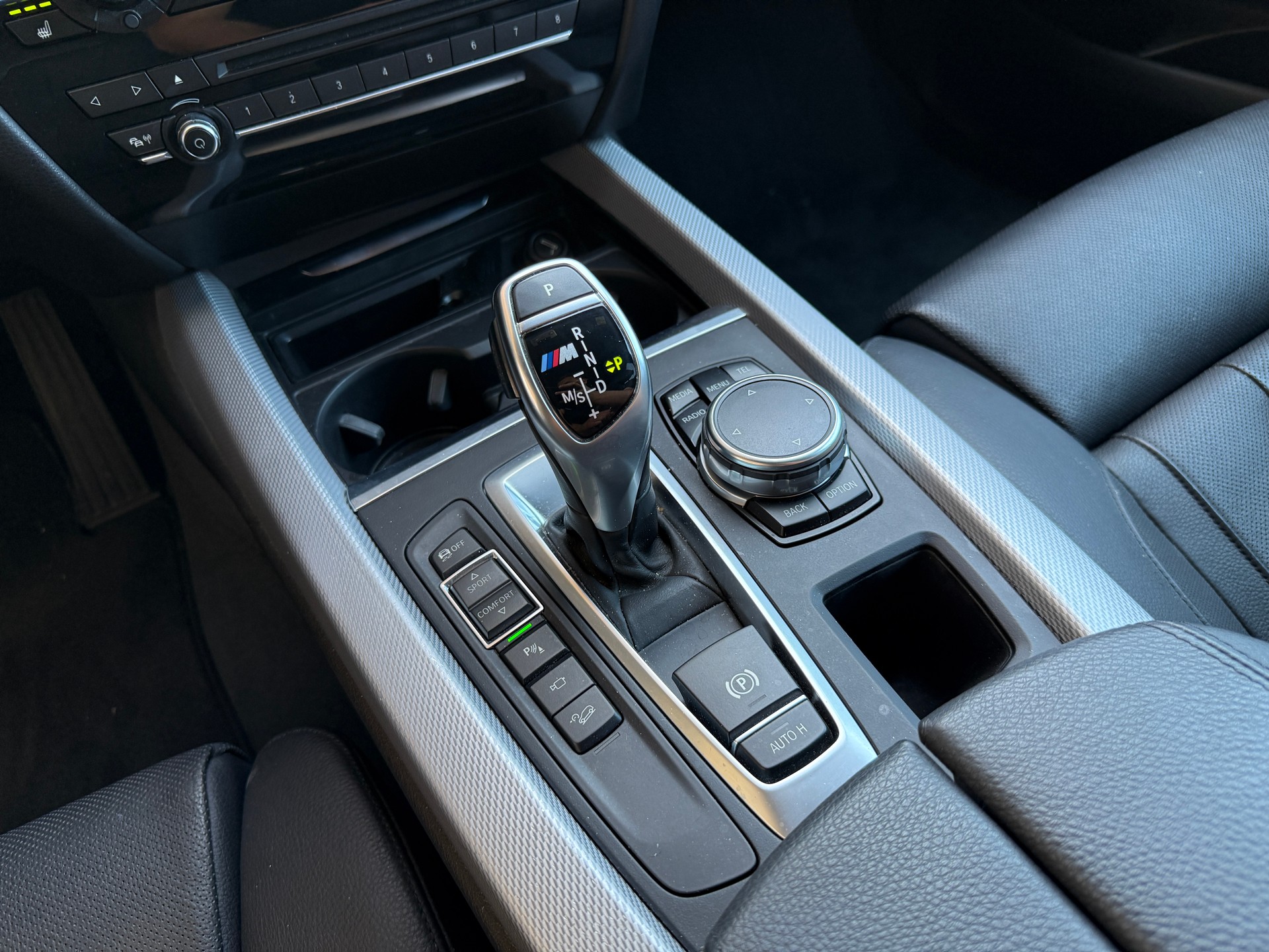 BMW X5 xDrive M50d VOLL AUSTATTUNG Steptronic-image-12