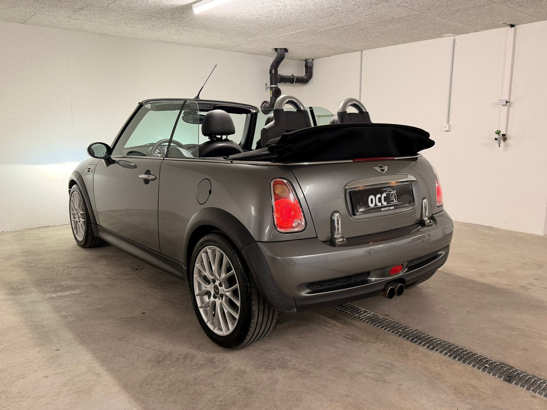 MINI Cooper S Cabriolet-image-4