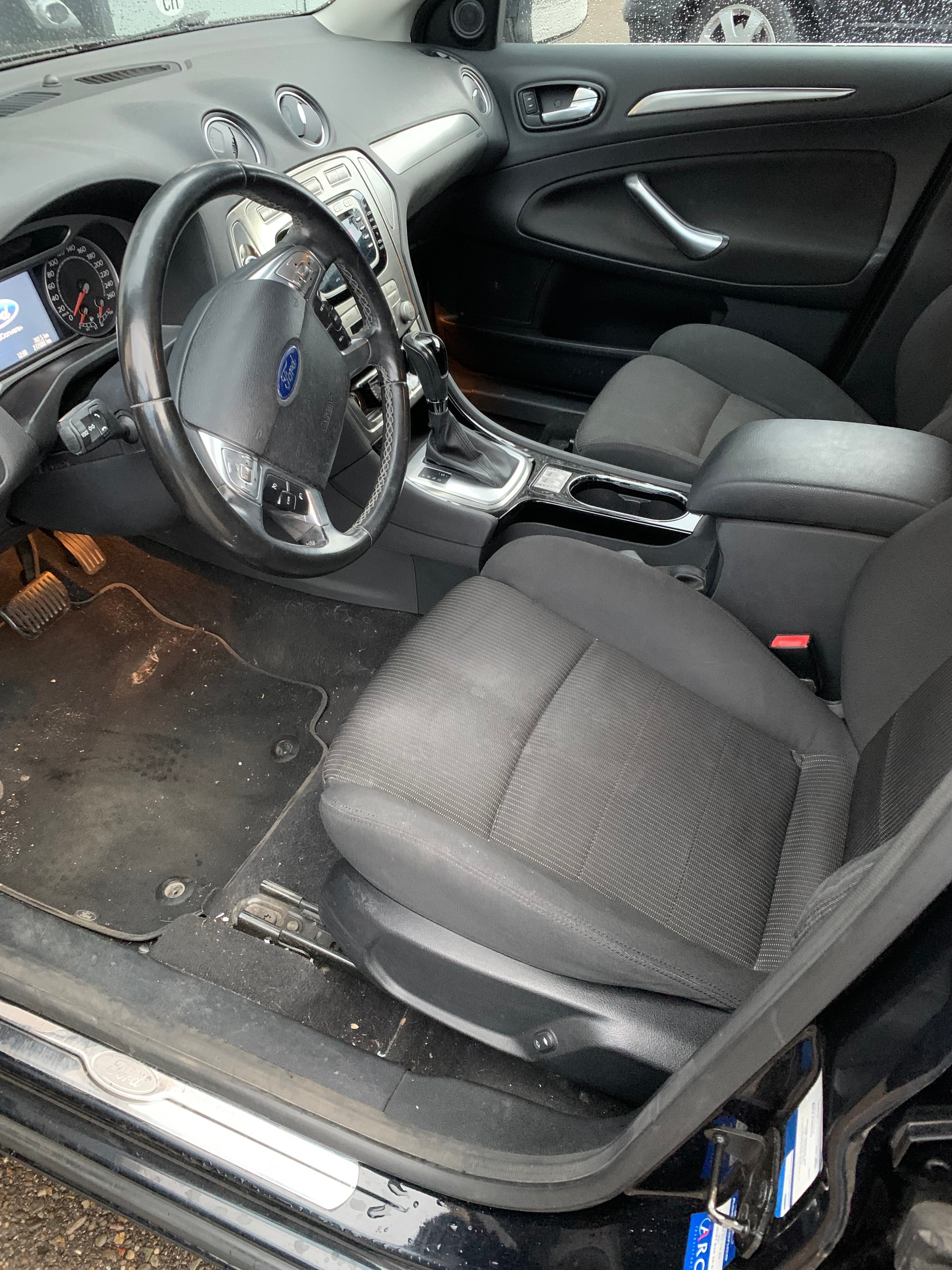 FORD Mondeo 2.0 EcoBoost SCTi Ghia PowerShift-image-5