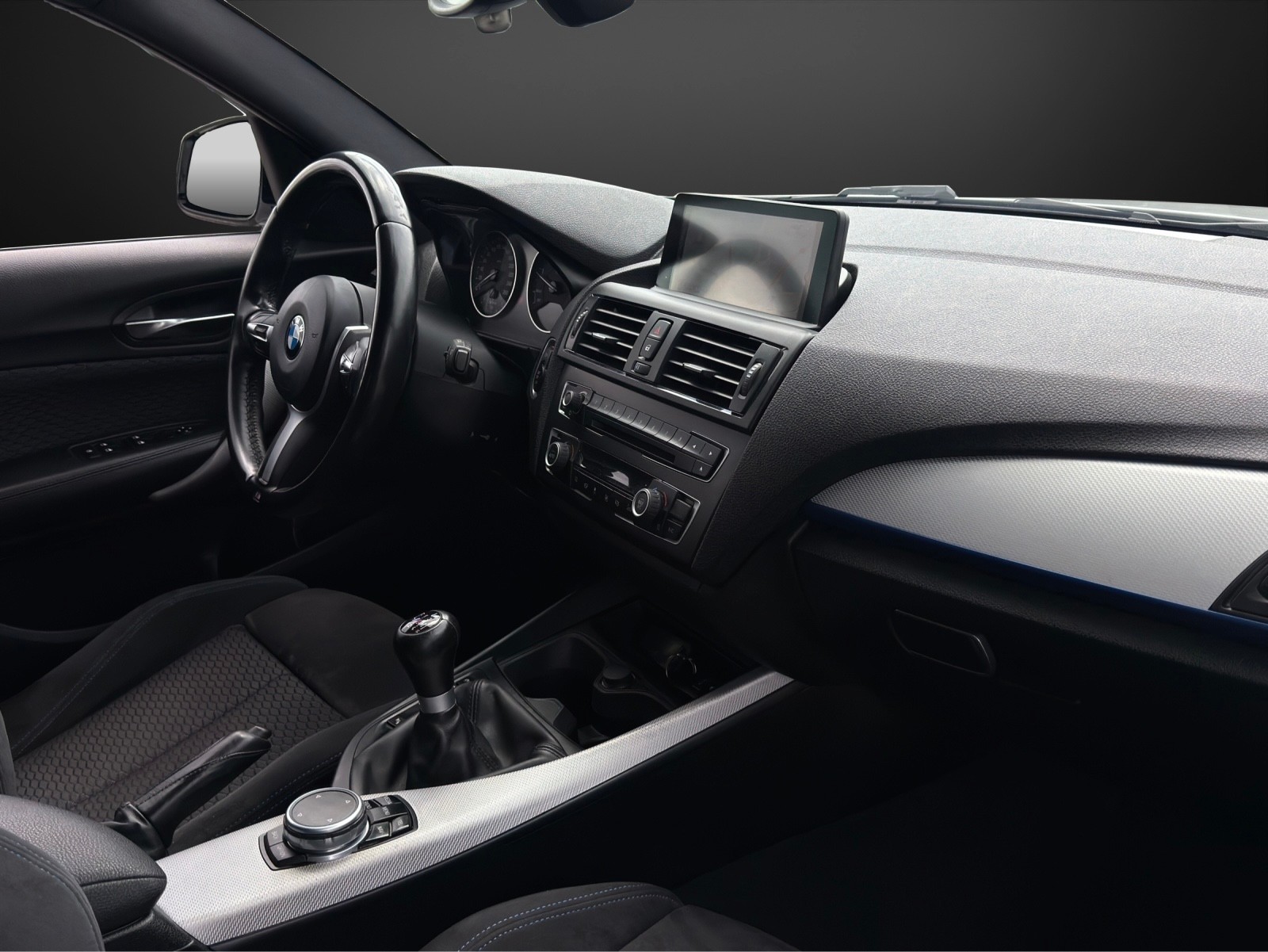 BMW 118d xDrive M-Sportpaket-image-9