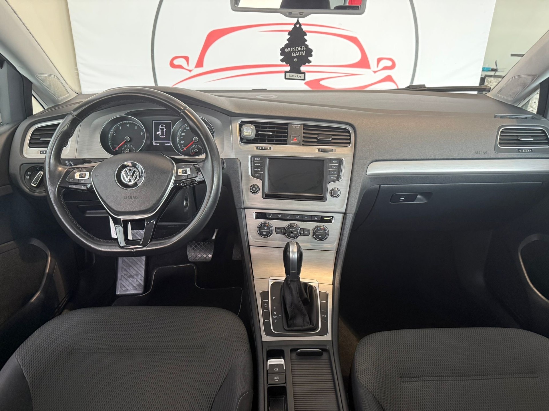VW Golf 1.0 TSI BlueMotion Comfortline DSG-image-15