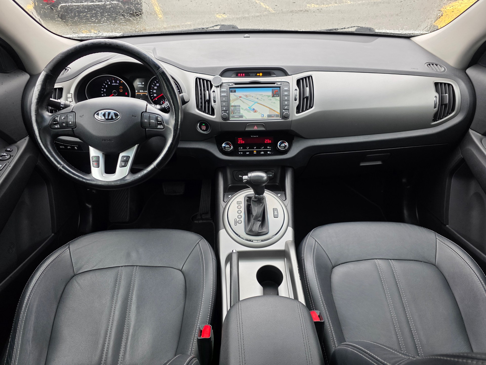 KIA Sportage 2.0 CRDi Style 4WD Automatic-image-6