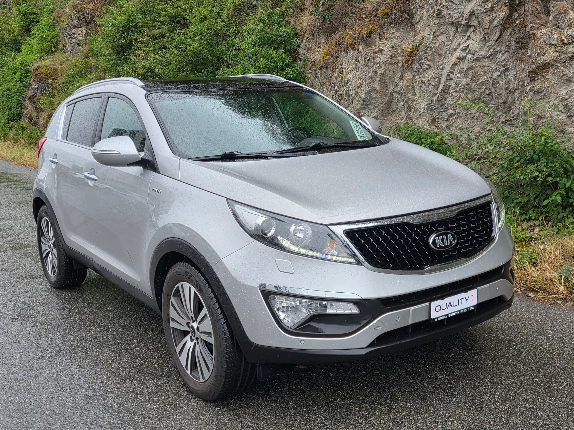 KIA Sportage 2.0 CRDi Style 4WD Automatic-image-5