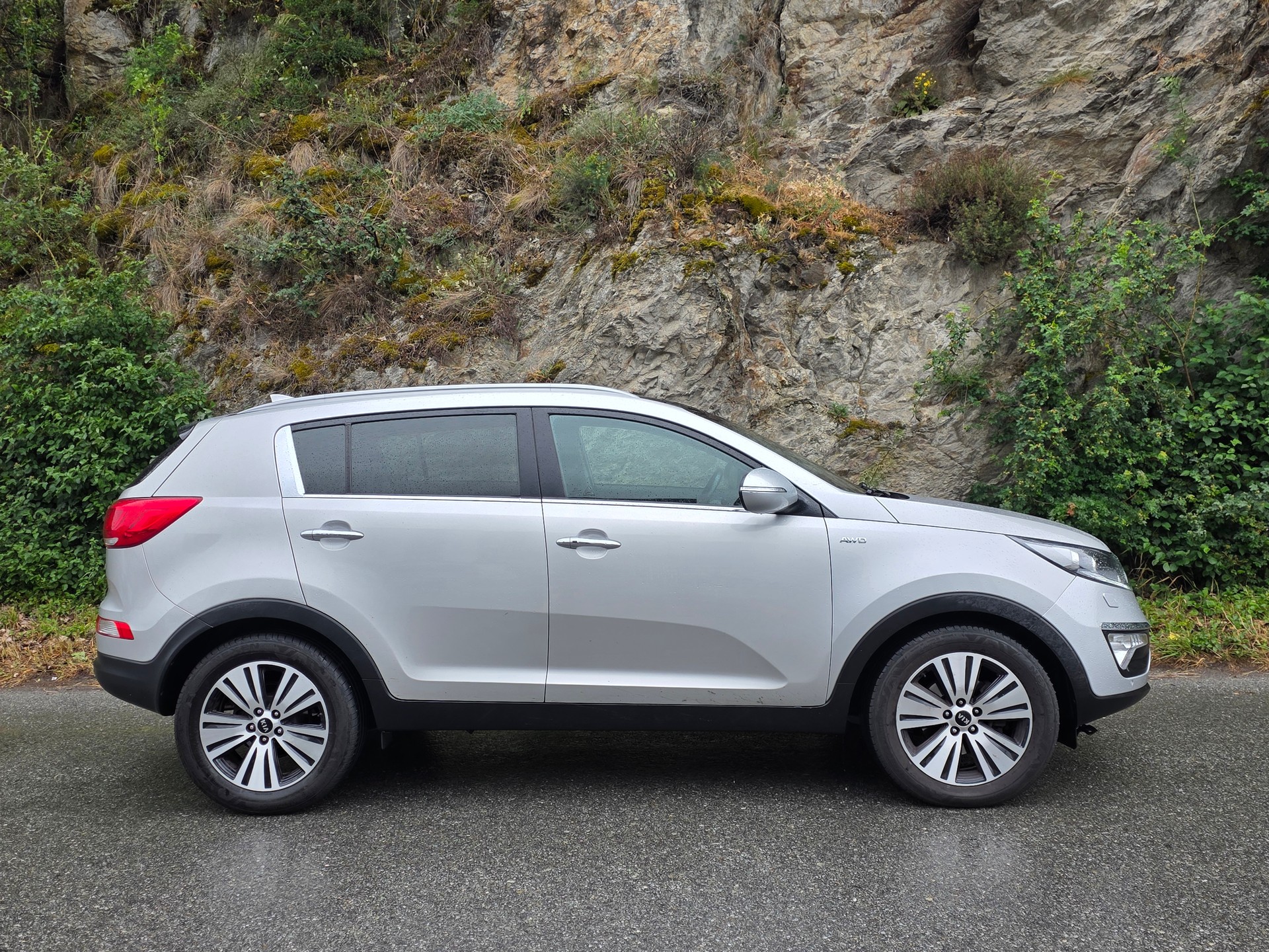 KIA Sportage 2.0 CRDi Style 4WD Automatic-image-4