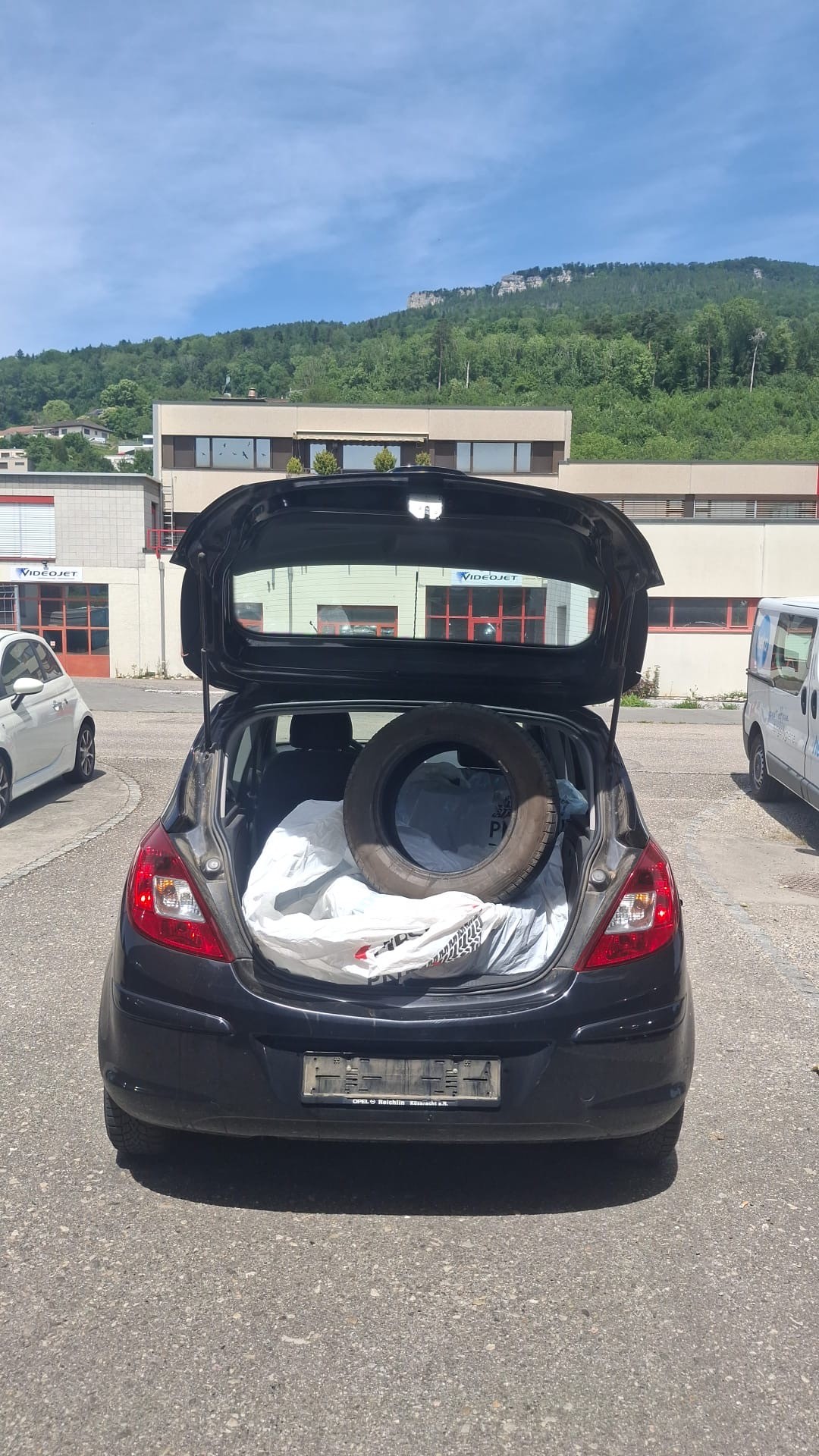 OPEL Corsa 1.4 TP Enjoy-image-2