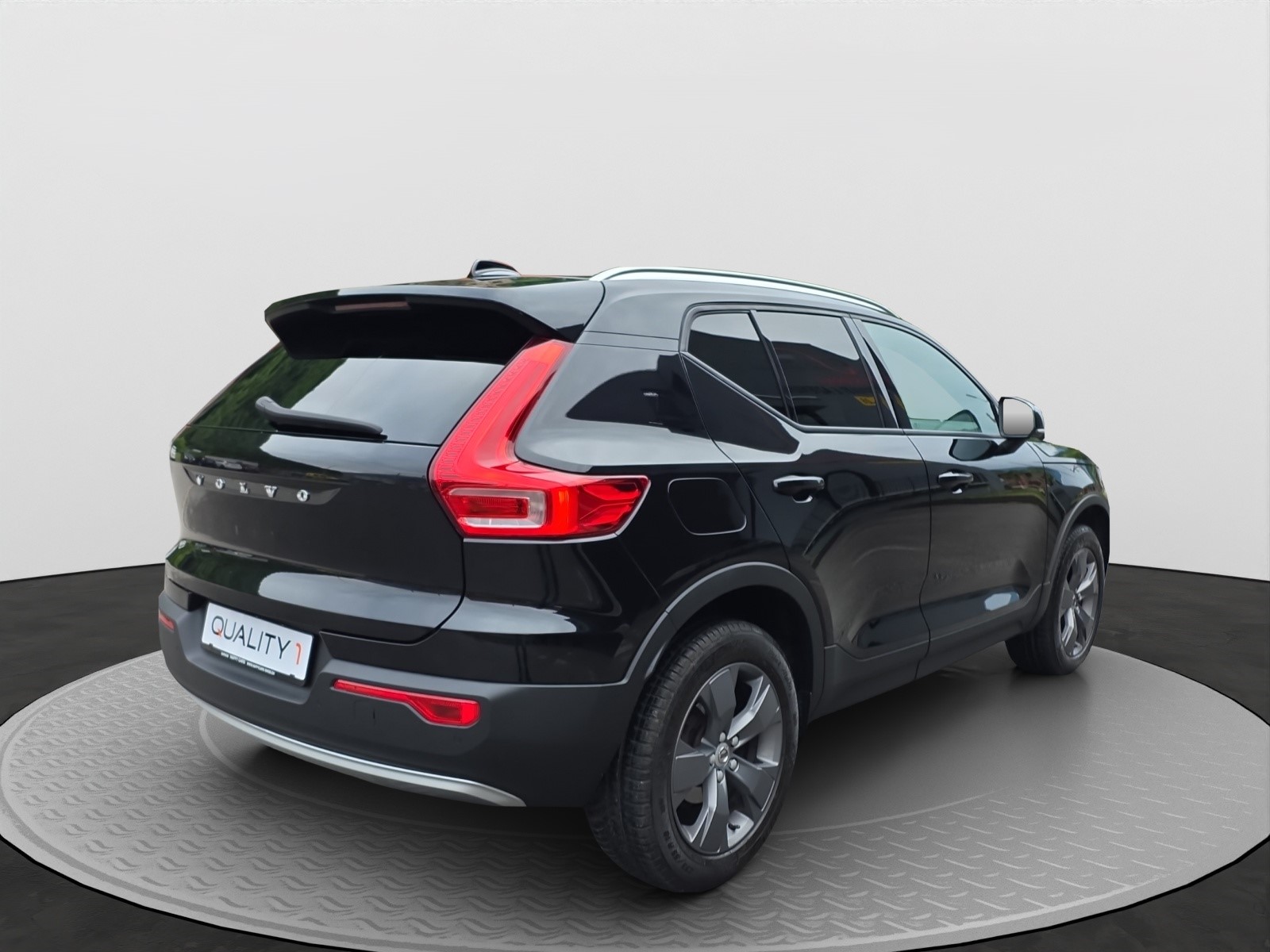 VOLVO XC40 T3 Momentum-image-4