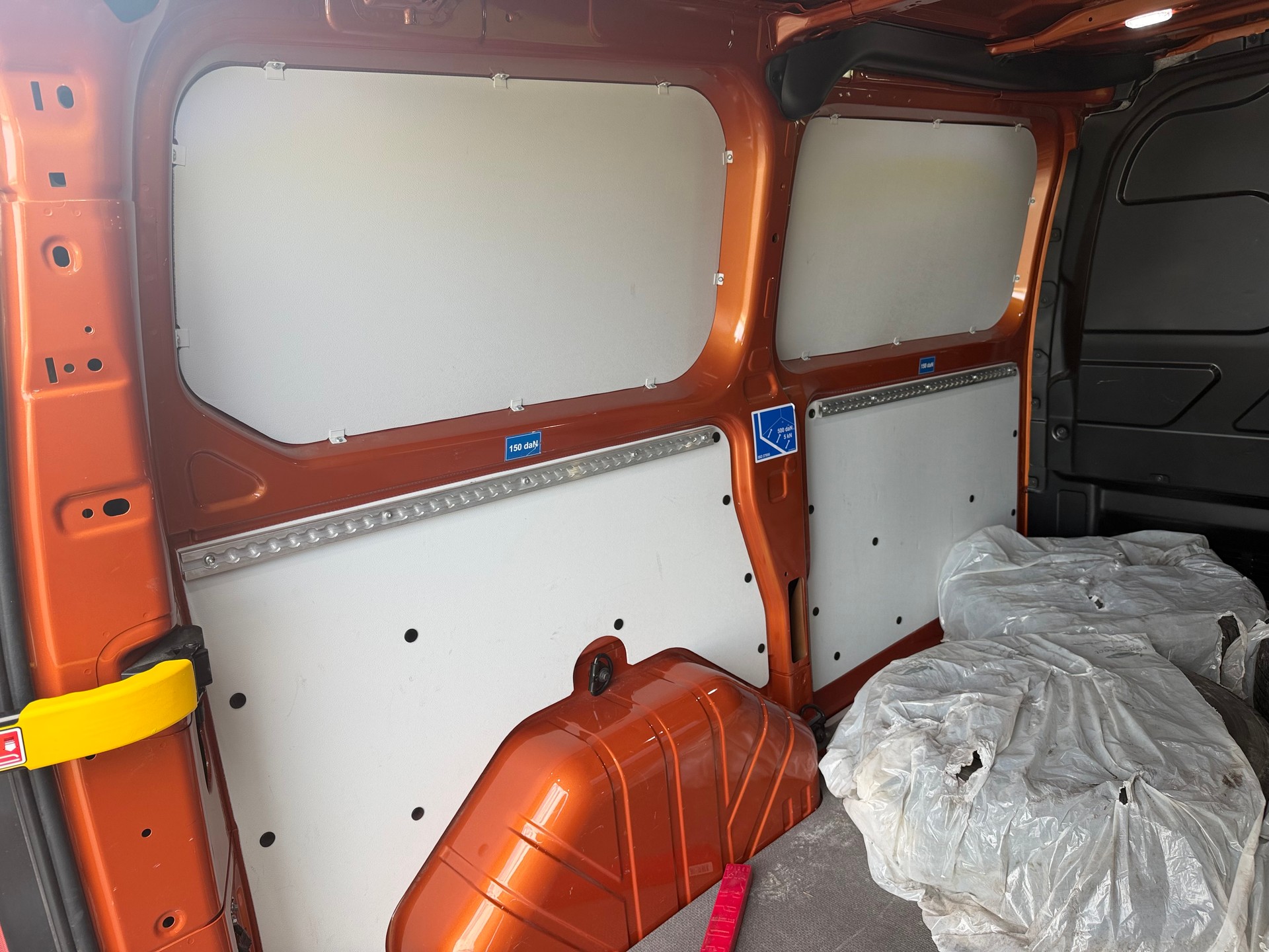 FORD Transit Custom Van 320 L1H1 Sport A-image-15