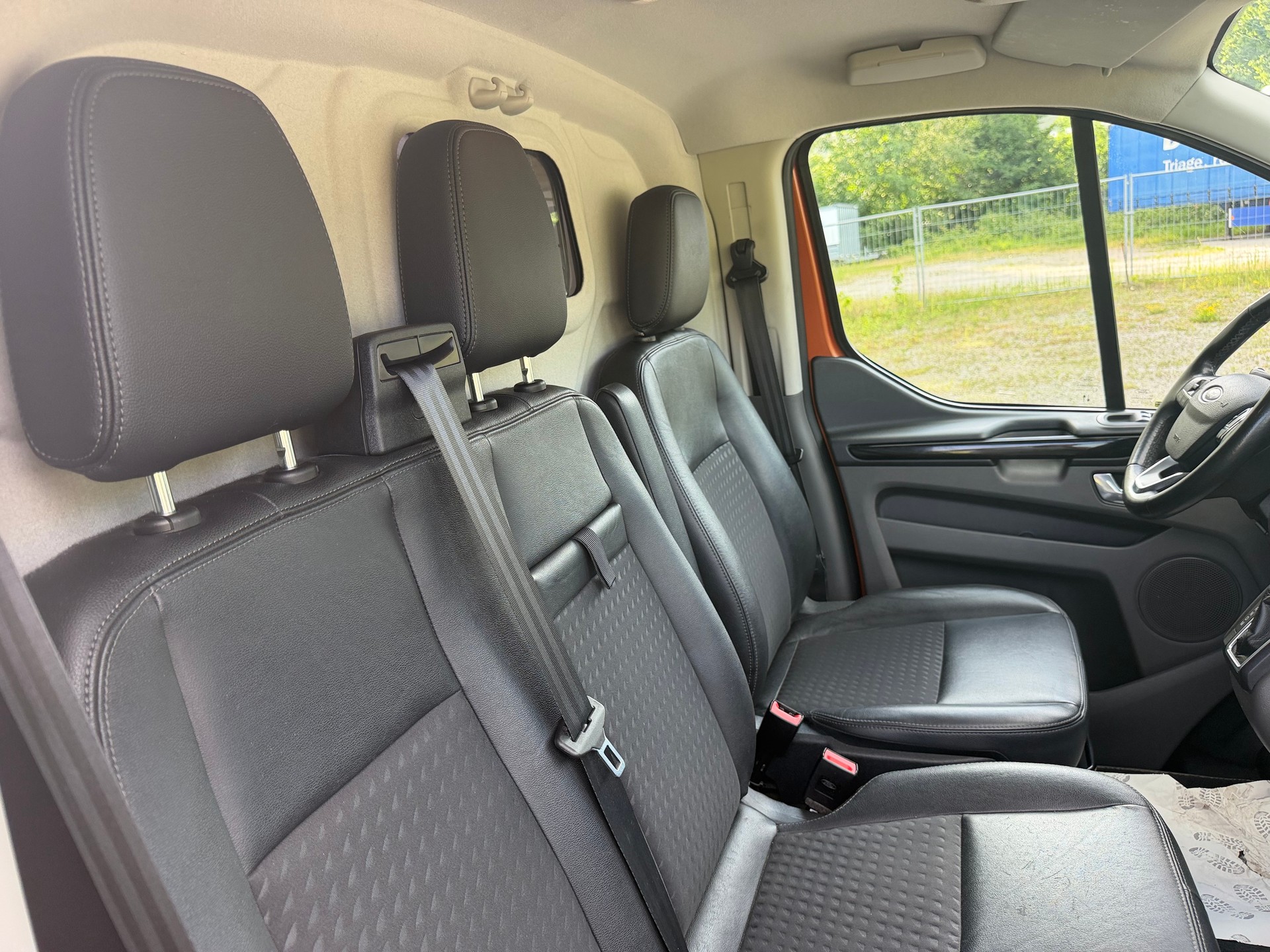 FORD Transit Custom Van 320 L1H1 Sport A-image-9