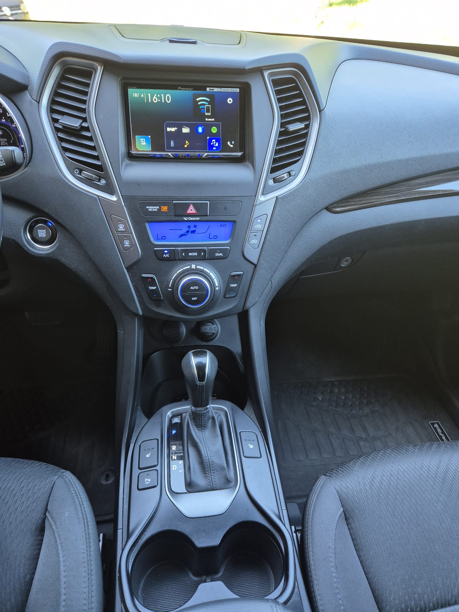 HYUNDAI SANTA FE-image-9