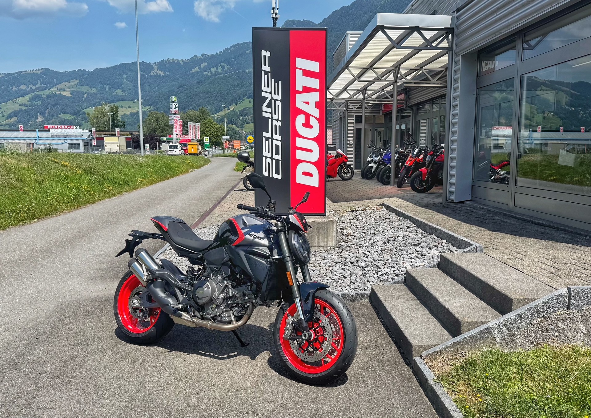DUCATI Monster+ 890 (35kW)-image-0