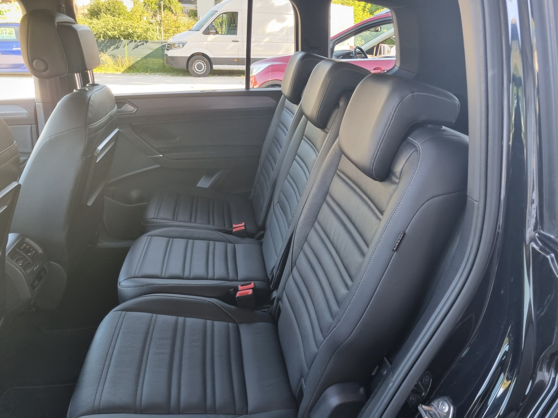 VW Touran 1.8 TSI BlueMotion Technology Highline DSG-image-8