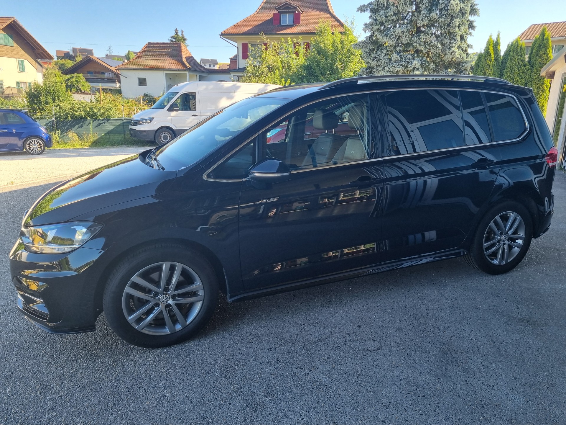 VW Touran 1.8 TSI BlueMotion Technology Highline DSG-image-6