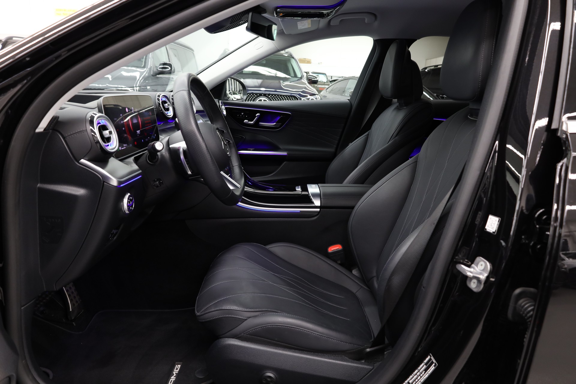 MERCEDES-BENZ C 200 AMG Line 4matic-image-15