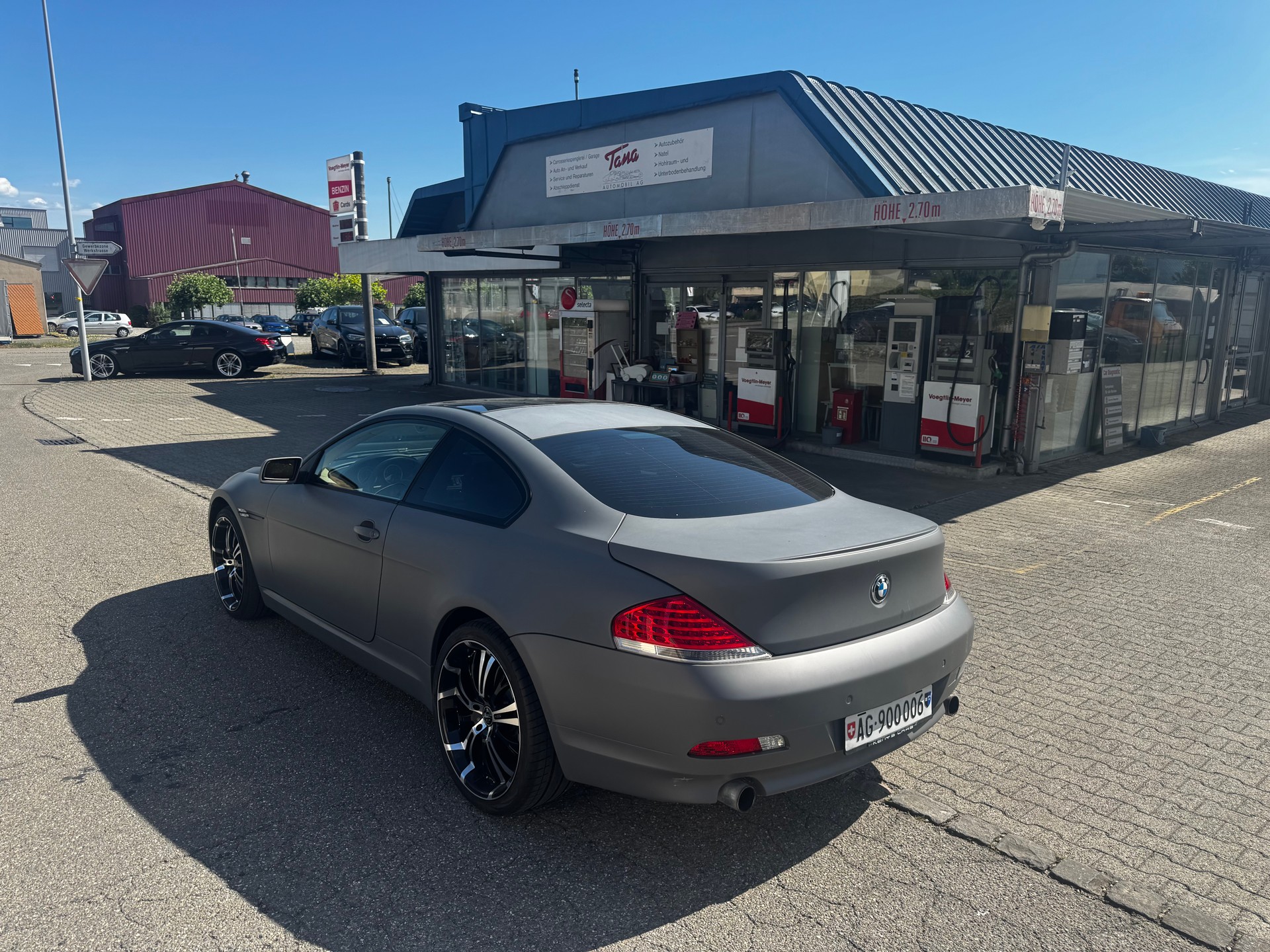 BMW 630i-image-3