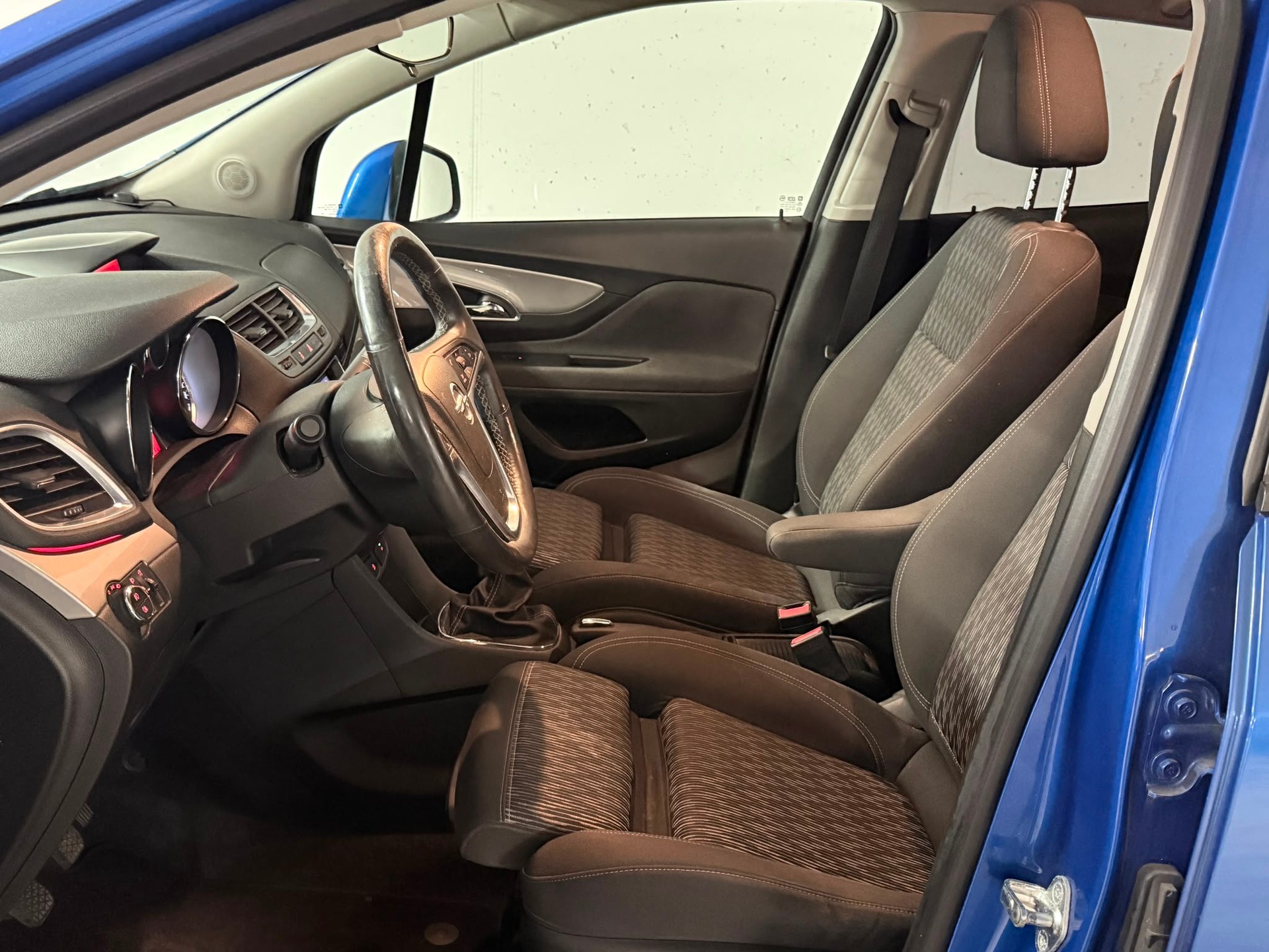 OPEL Mokka 1.4i 16V Turbo Cosmo 4WD // MFK NEU-image-9