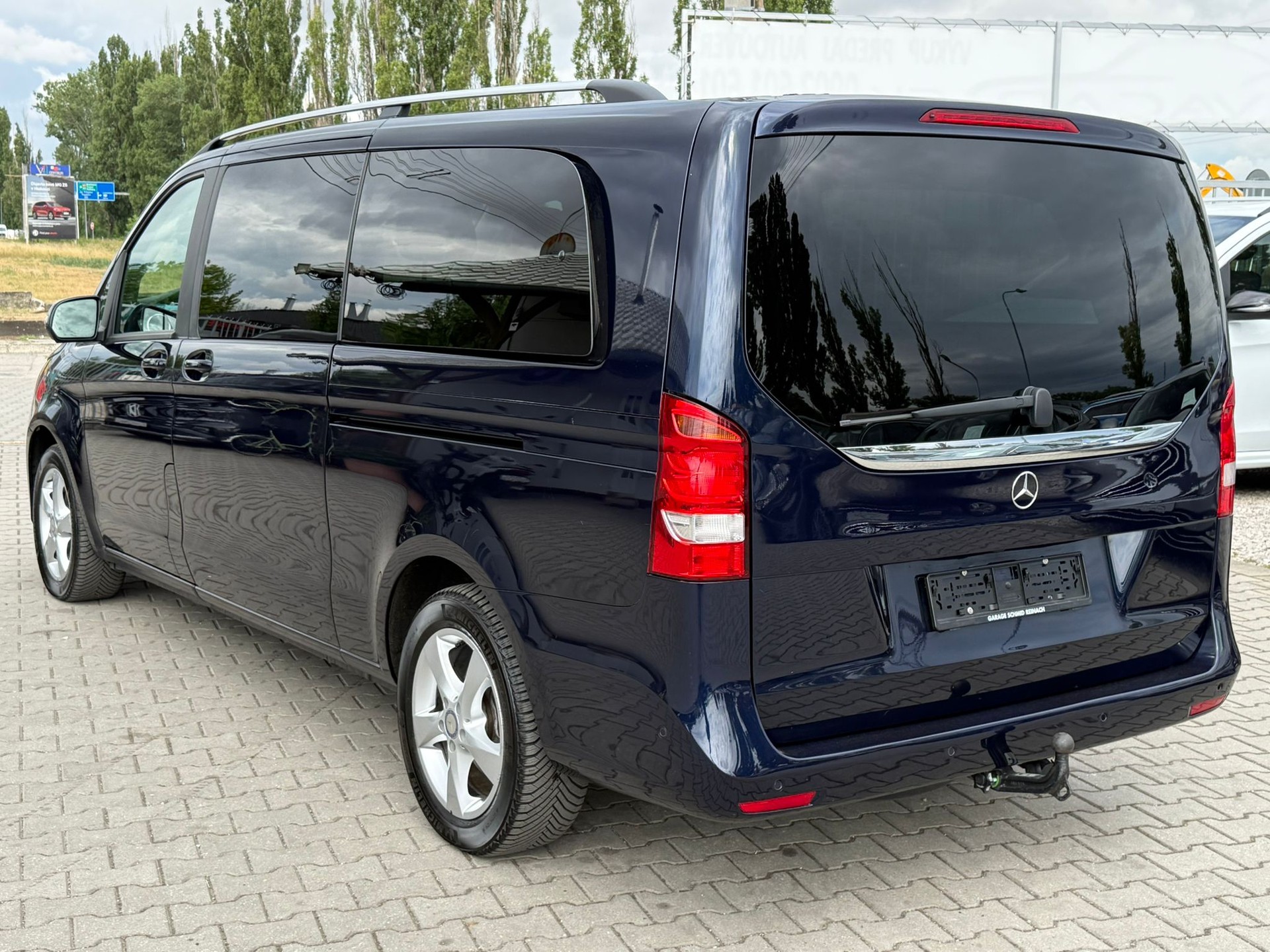 MERCEDES-BENZ V 250 d BlueTec extr.lg. 4m-image-2