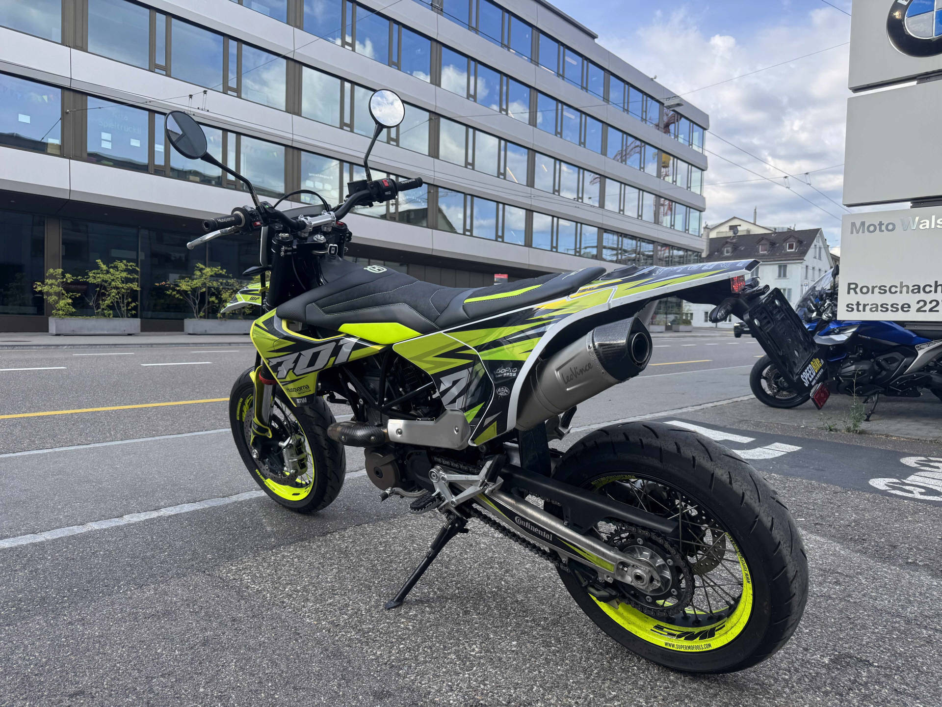 HUSQVARNA 701 Supermoto-image-2