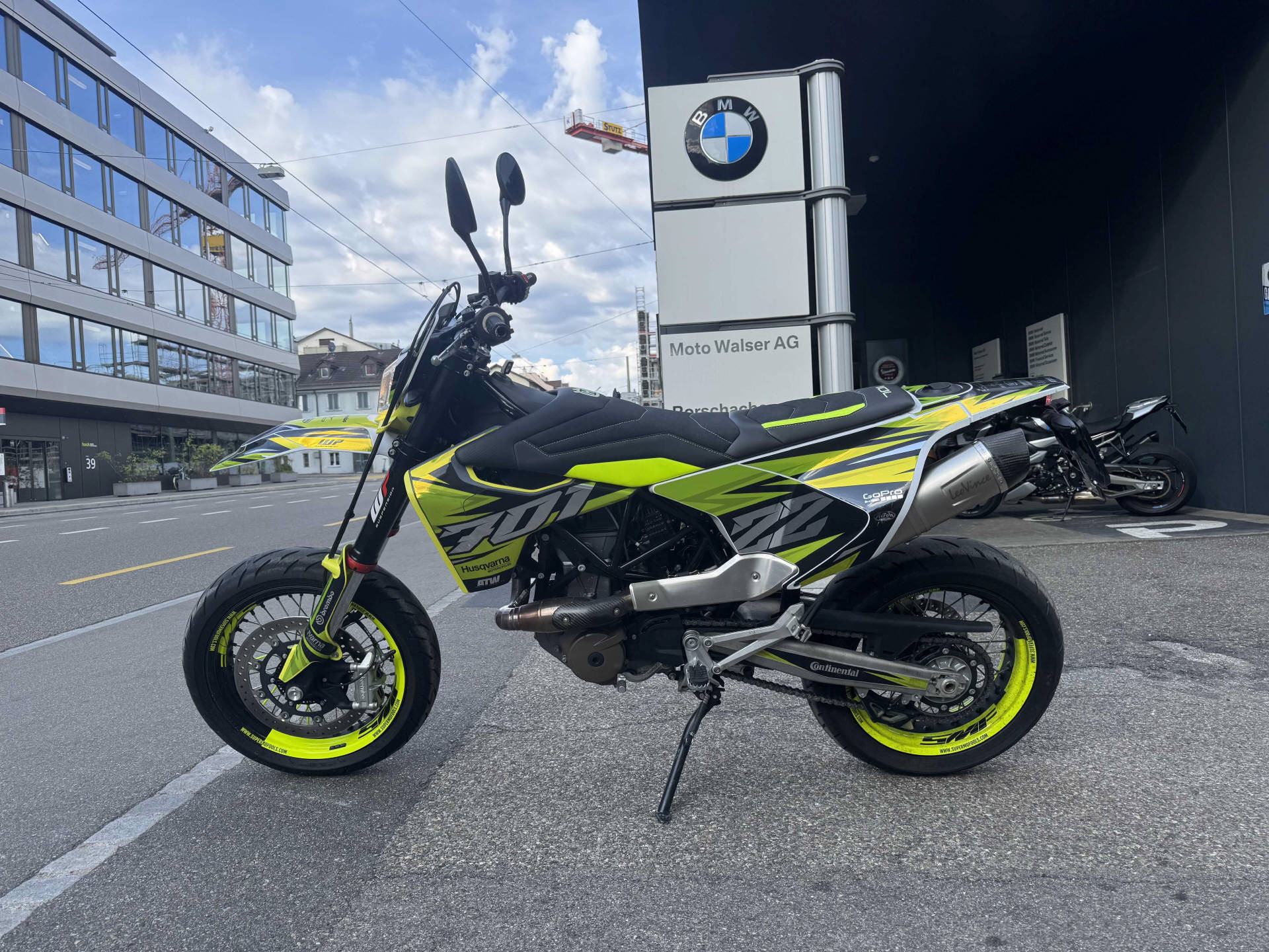 HUSQVARNA 701 Supermoto-image-1