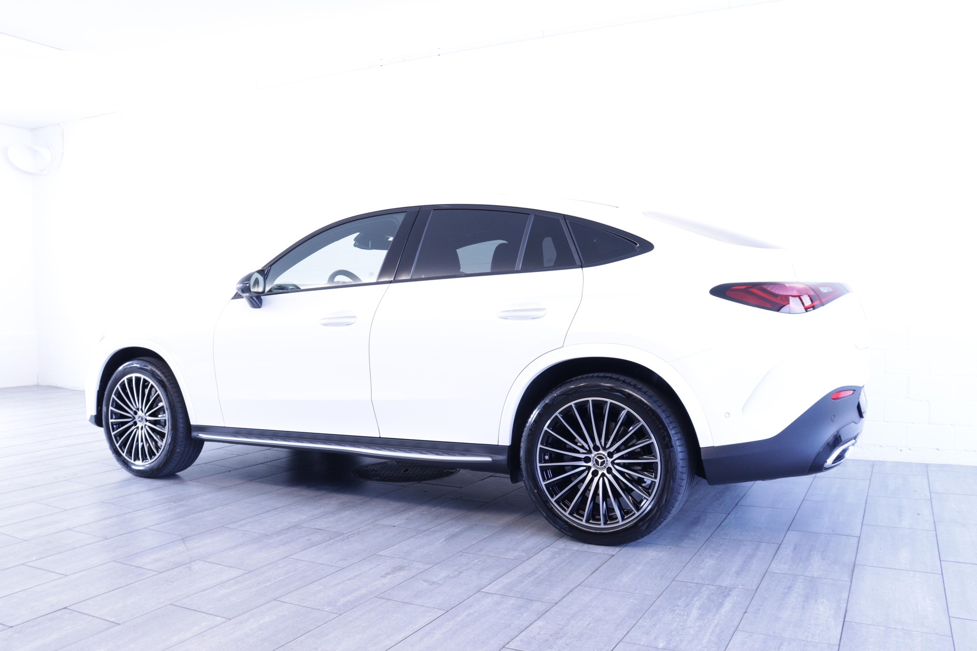 MERCEDES-BENZ GLC 300 AMG Line 4matic Coupé-showroom-element-2