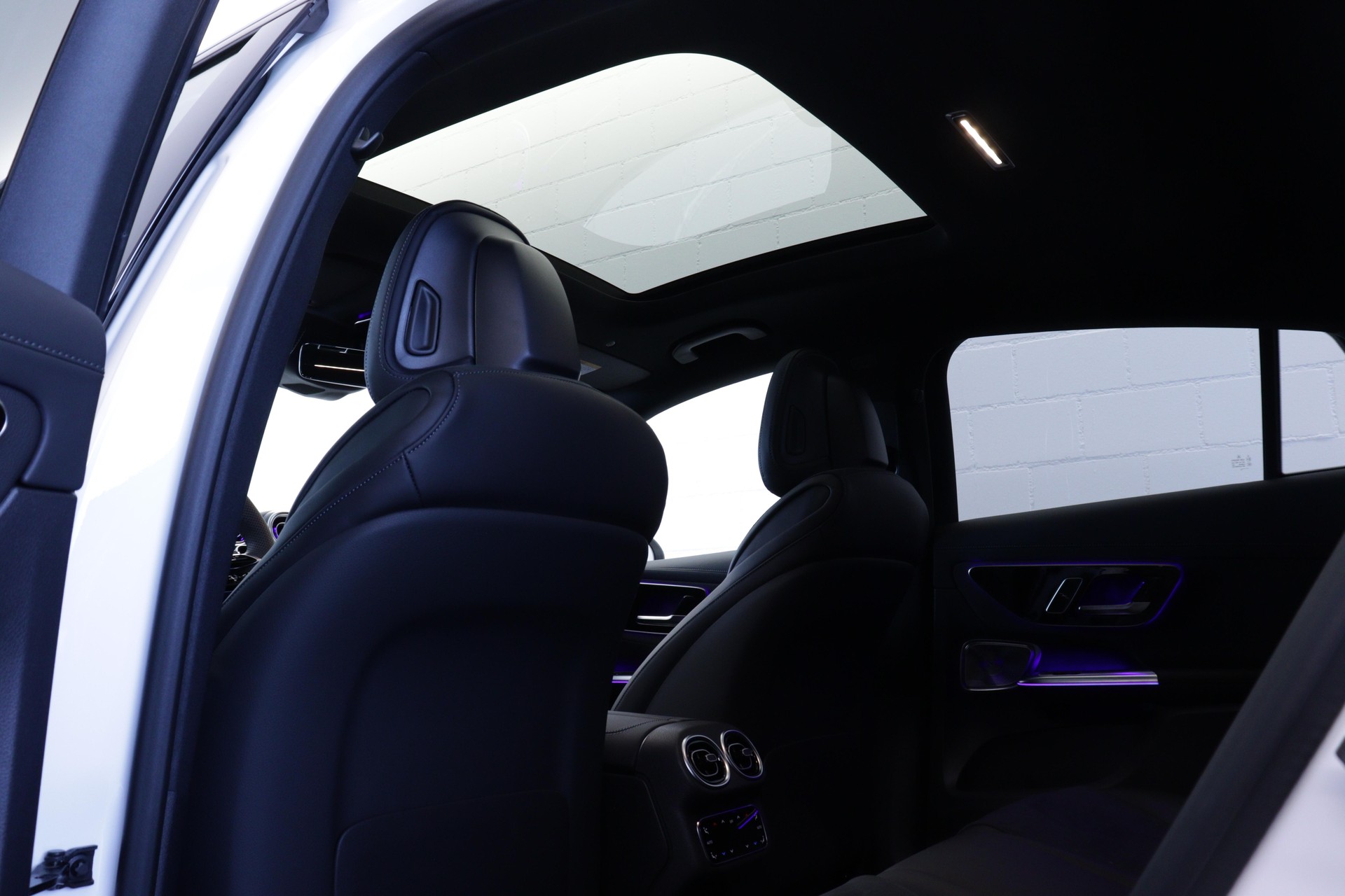 MERCEDES-BENZ GLC 300 AMG Line 4matic Coupé-image-9