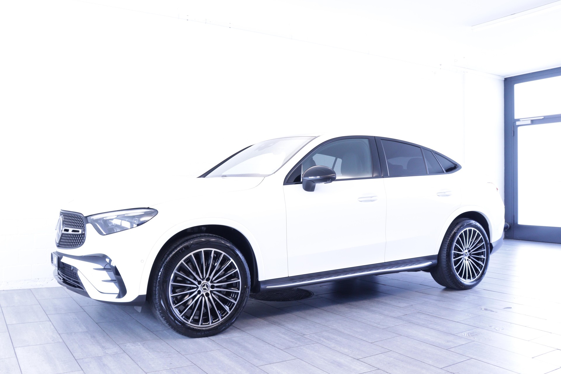 MERCEDES-BENZ GLC 300 AMG Line 4matic Coupé-showroom-element-1